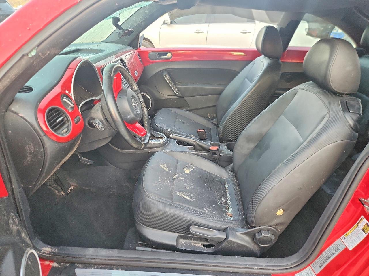 2012 Volkswagen Beetle Red vin: 3VWJP7ATXCM601268