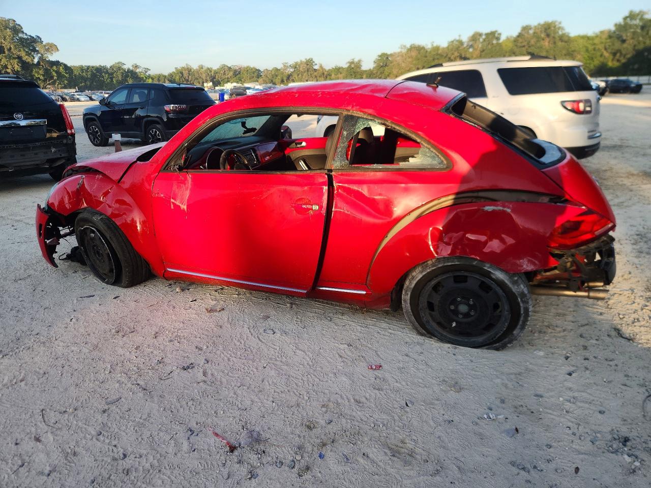 2012 Volkswagen Beetle Red vin: 3VWJP7ATXCM601268