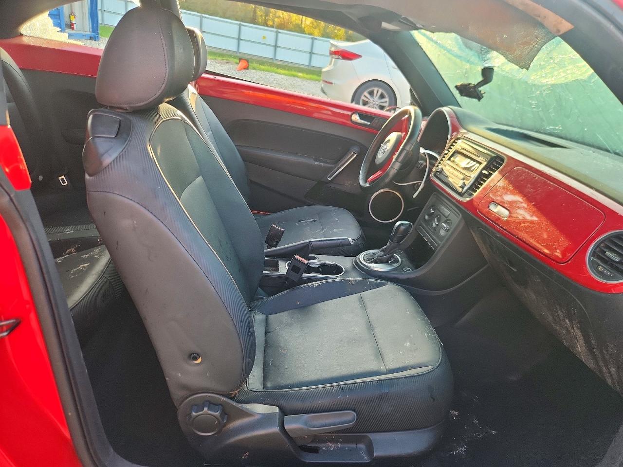 2012 Volkswagen Beetle Red vin: 3VWJP7ATXCM601268