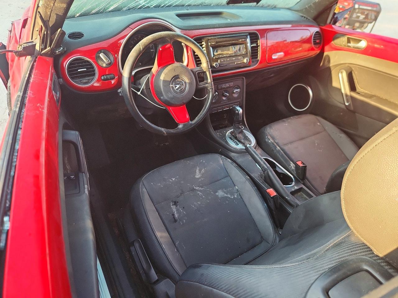 2012 Volkswagen Beetle Red vin: 3VWJP7ATXCM601268
