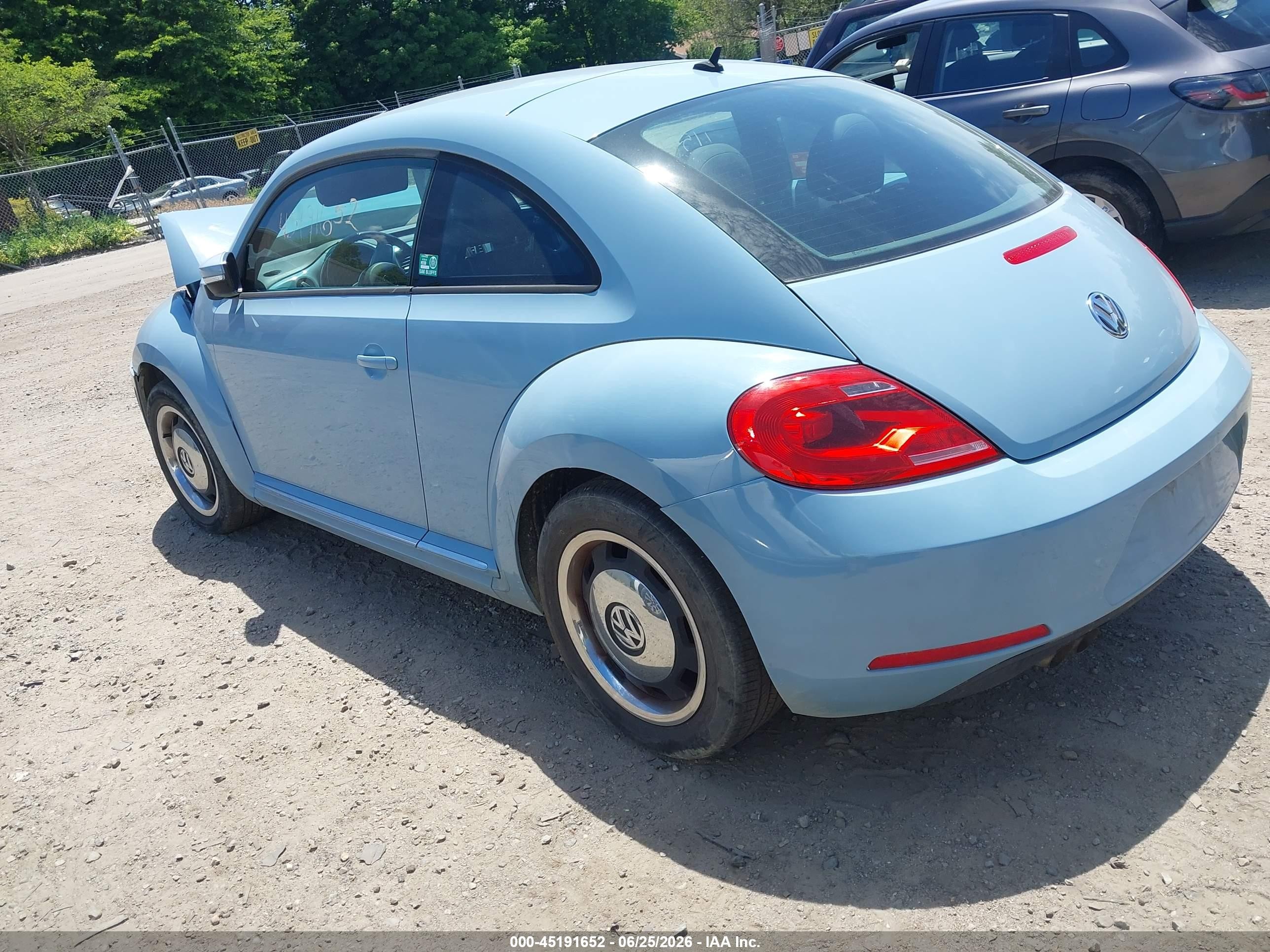 2012 Volkswagen Beetle 2.5l Blue vin: 3VWJP7ATXCM624503