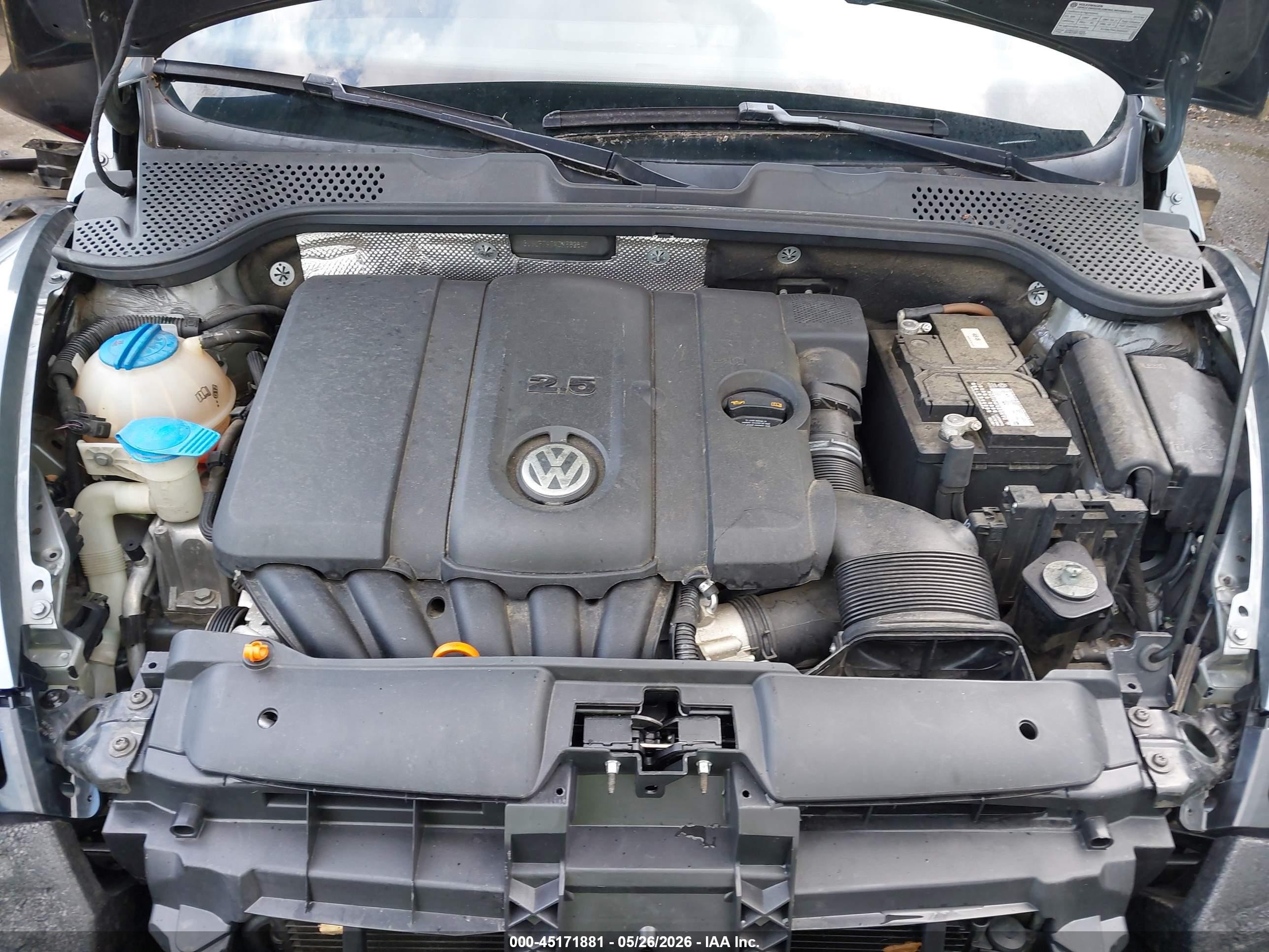 2013 Volkswagen Beetle 2.5l Gray vin: 3VWJP7ATXDM662847