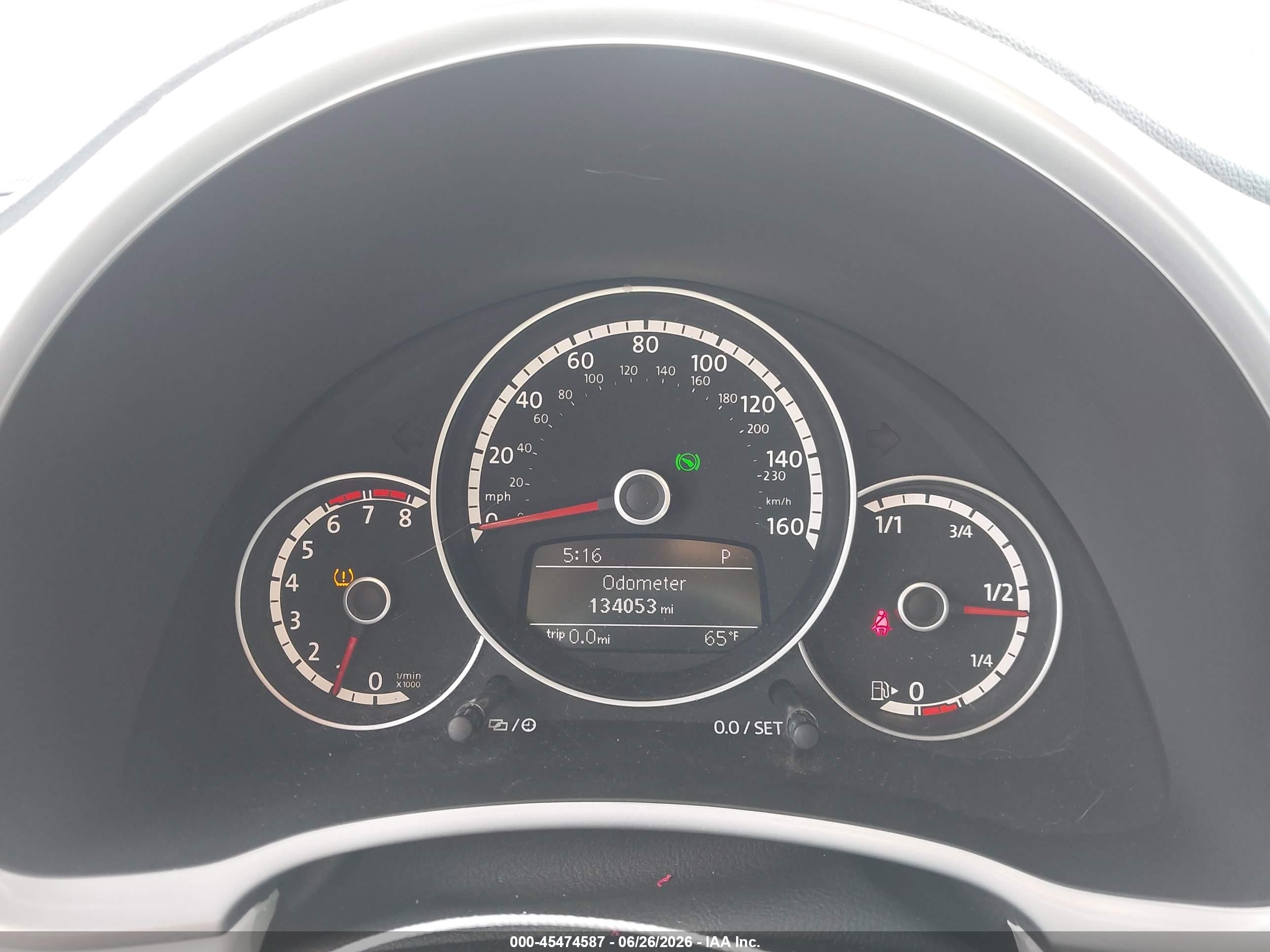 2014 Volkswagen Beetle 2.5l White vin: 3VWJP7ATXEM608904