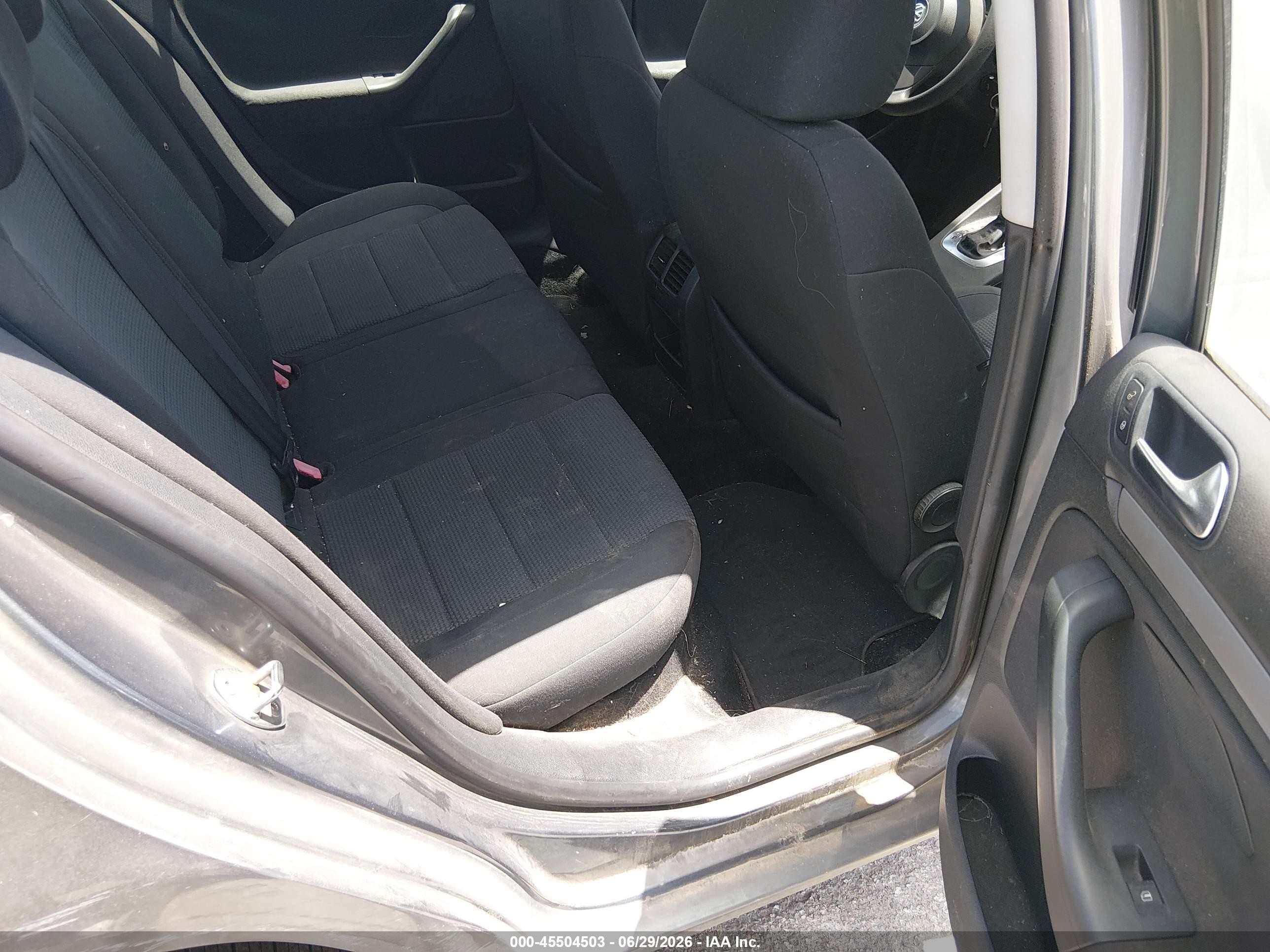 2010 Volkswagen Jetta S Gray vin: 3VWJX7AJ3AM022120