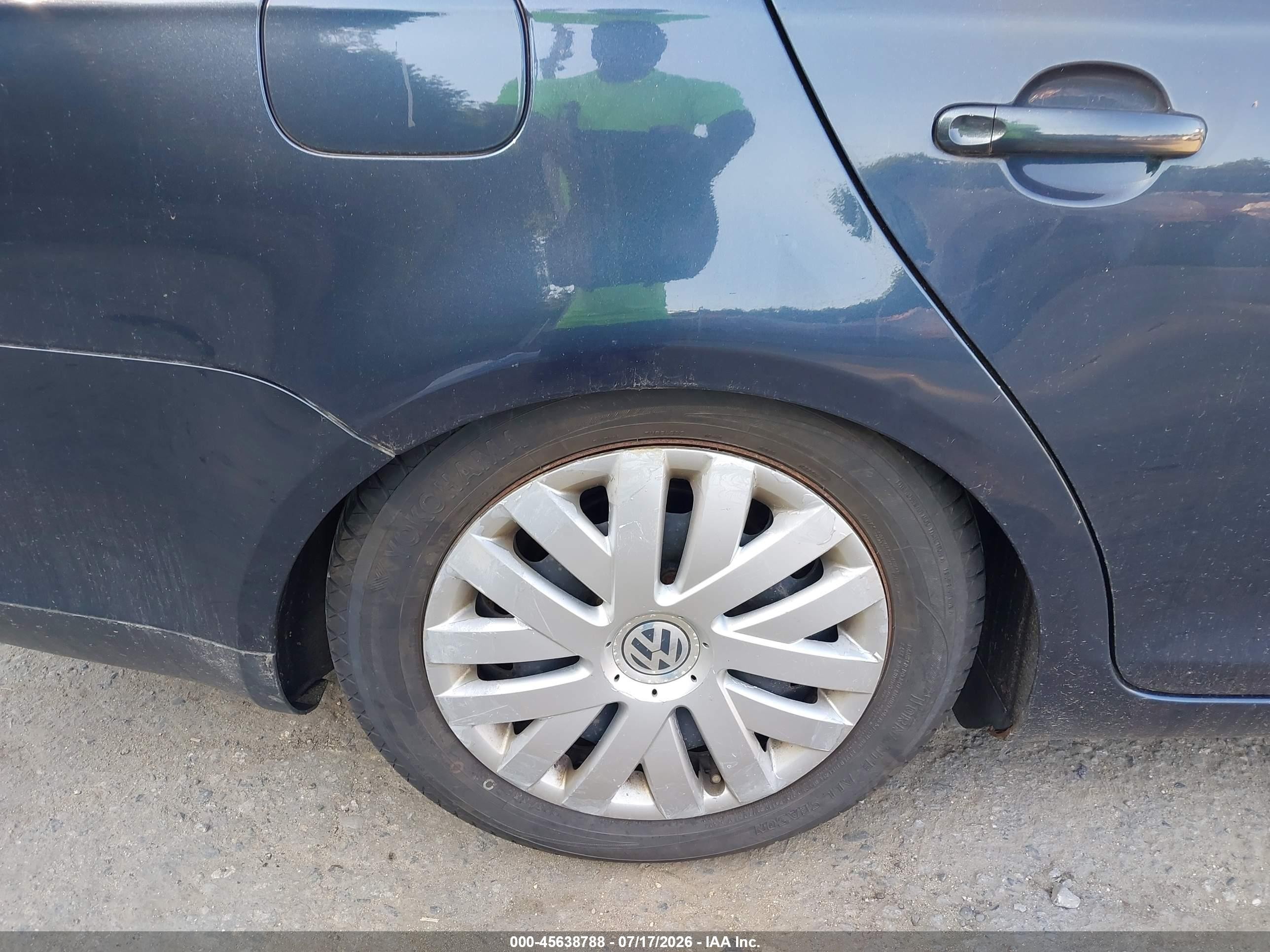 2010 Volkswagen Jetta S Blue vin: 3VWJX7AJ5AM004802