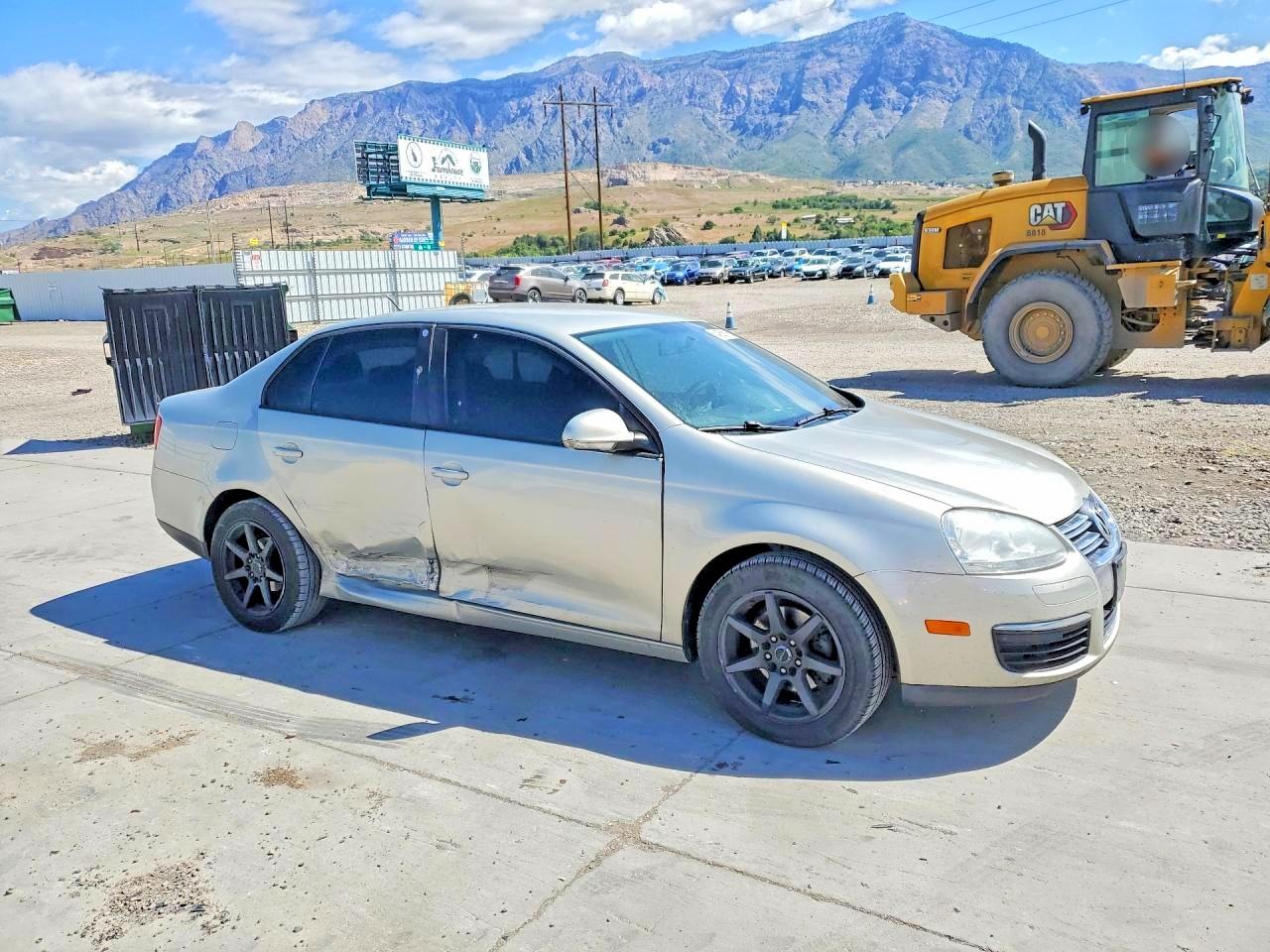 2010 Volkswagen Jetta S Silver vin: 3VWJX7AJ6AM024993