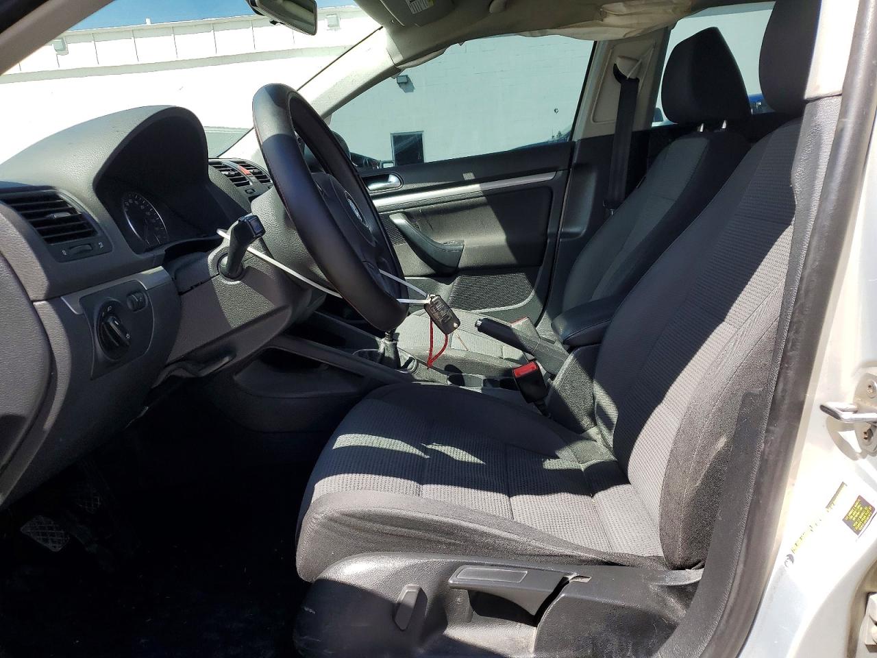 2010 Volkswagen Jetta S Silver vin: 3VWJX7AJ6AM024993