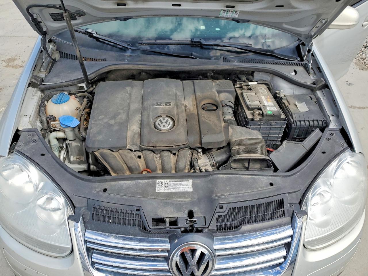 2010 Volkswagen Jetta S Silver vin: 3VWJX7AJ6AM024993