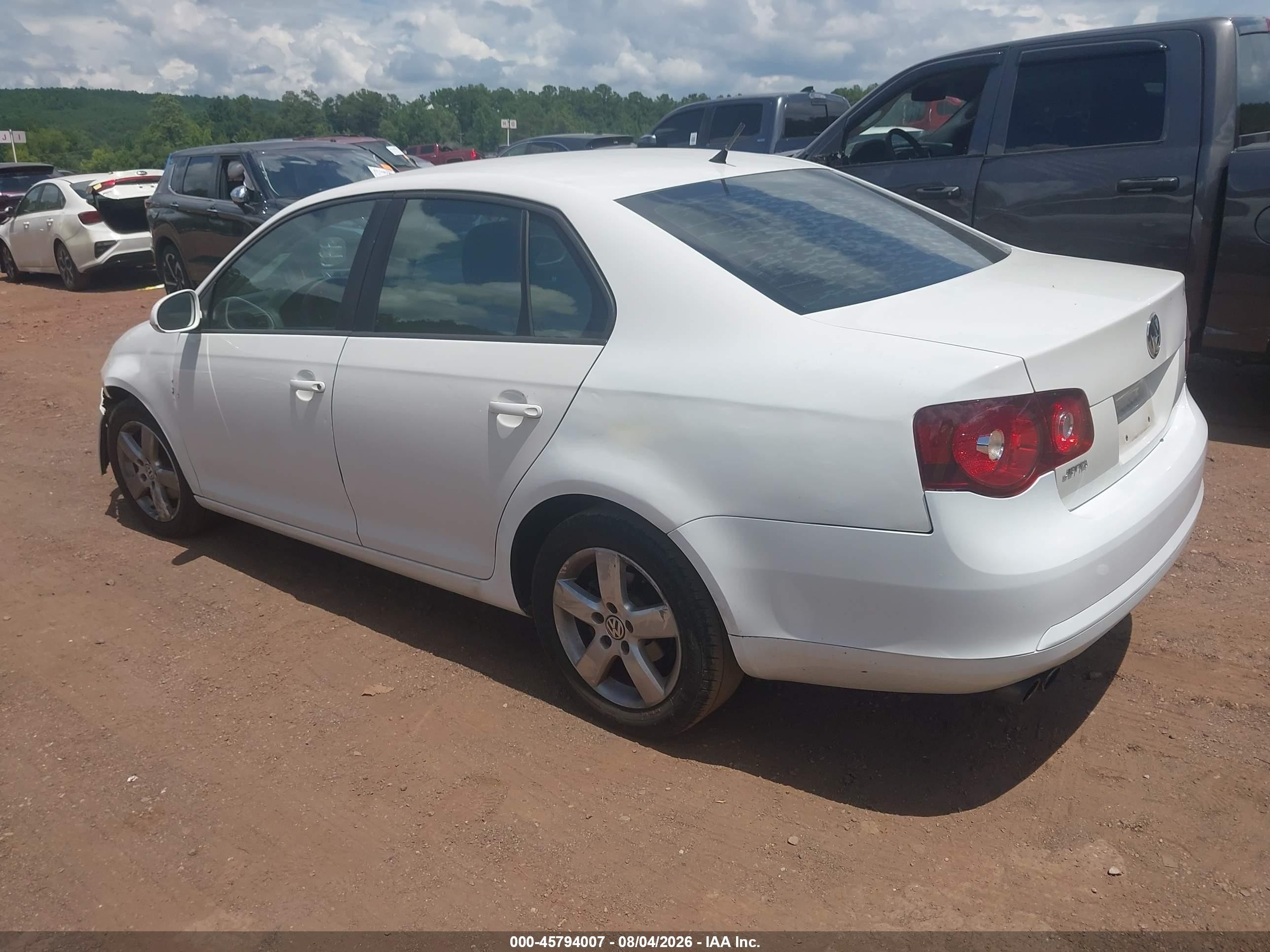 2010 Volkswagen Jetta S White vin: 3VWJX7AJ8AM053055