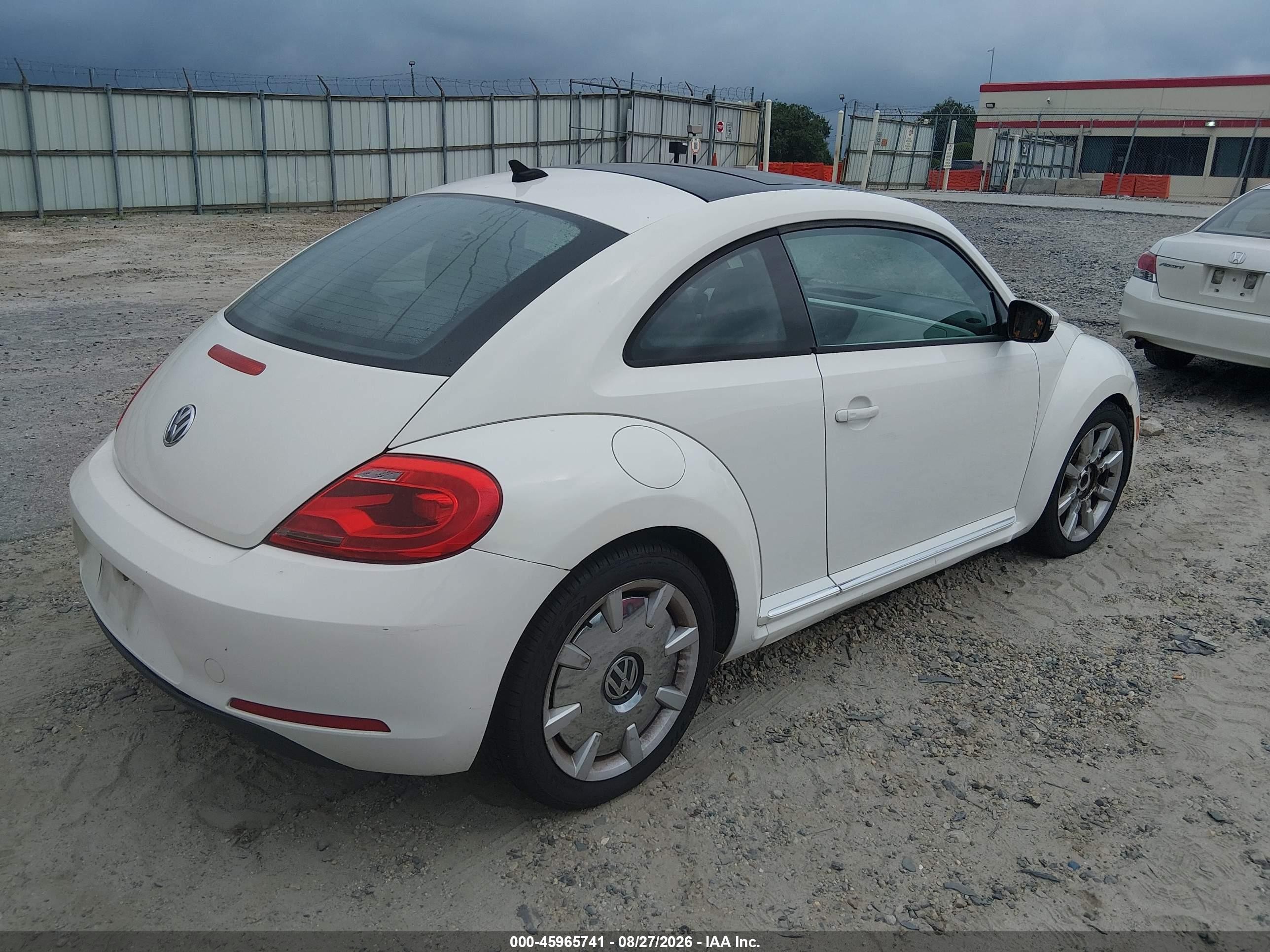 2012 Volkswagen Beetle 2.5l White vin: 3VWJX7AT0CM661303