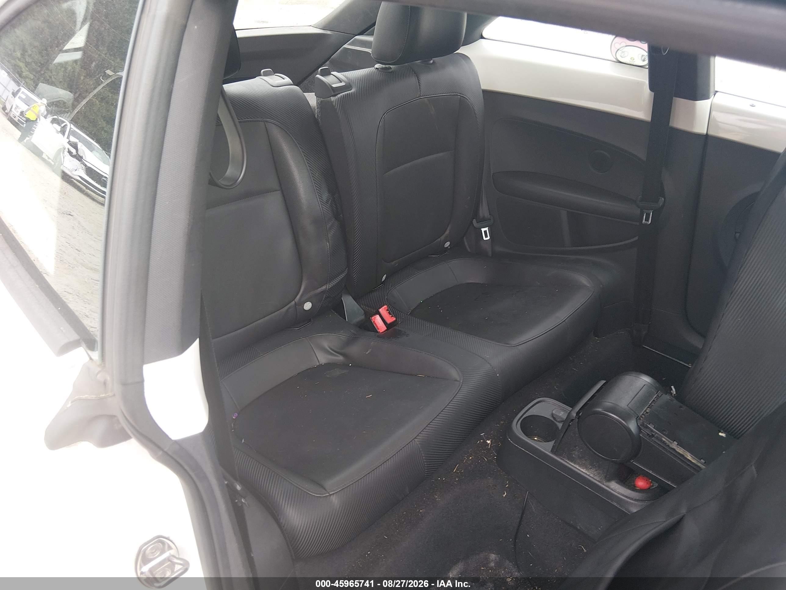 2012 Volkswagen Beetle 2.5l White vin: 3VWJX7AT0CM661303