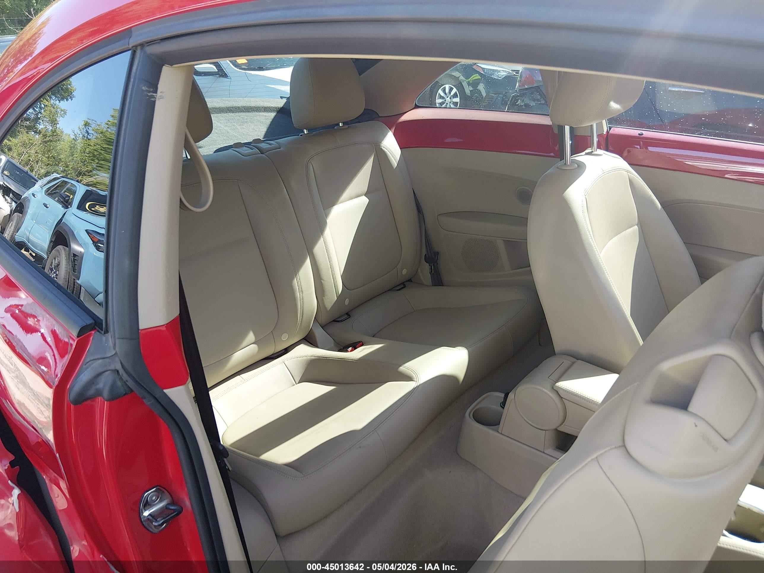 2013 Volkswagen Beetle 2.5l Red vin: 3VWJX7AT0DM630456