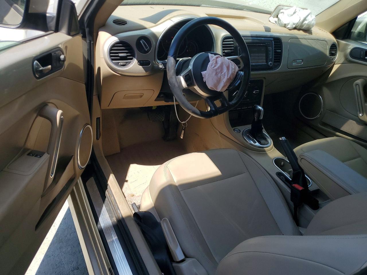 2013 Volkswagen Beetle Beige vin: 3VWJX7AT0DM671704