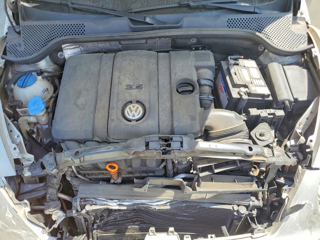2013 Volkswagen Beetle Beige vin: 3VWJX7AT0DM671704