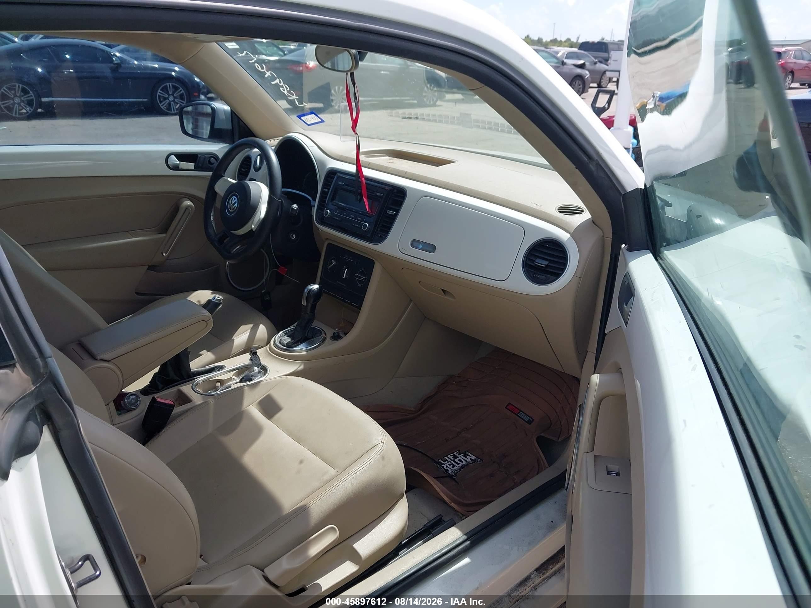2013 Volkswagen Beetle 2.5l White vin: 3VWJX7AT0DM678121