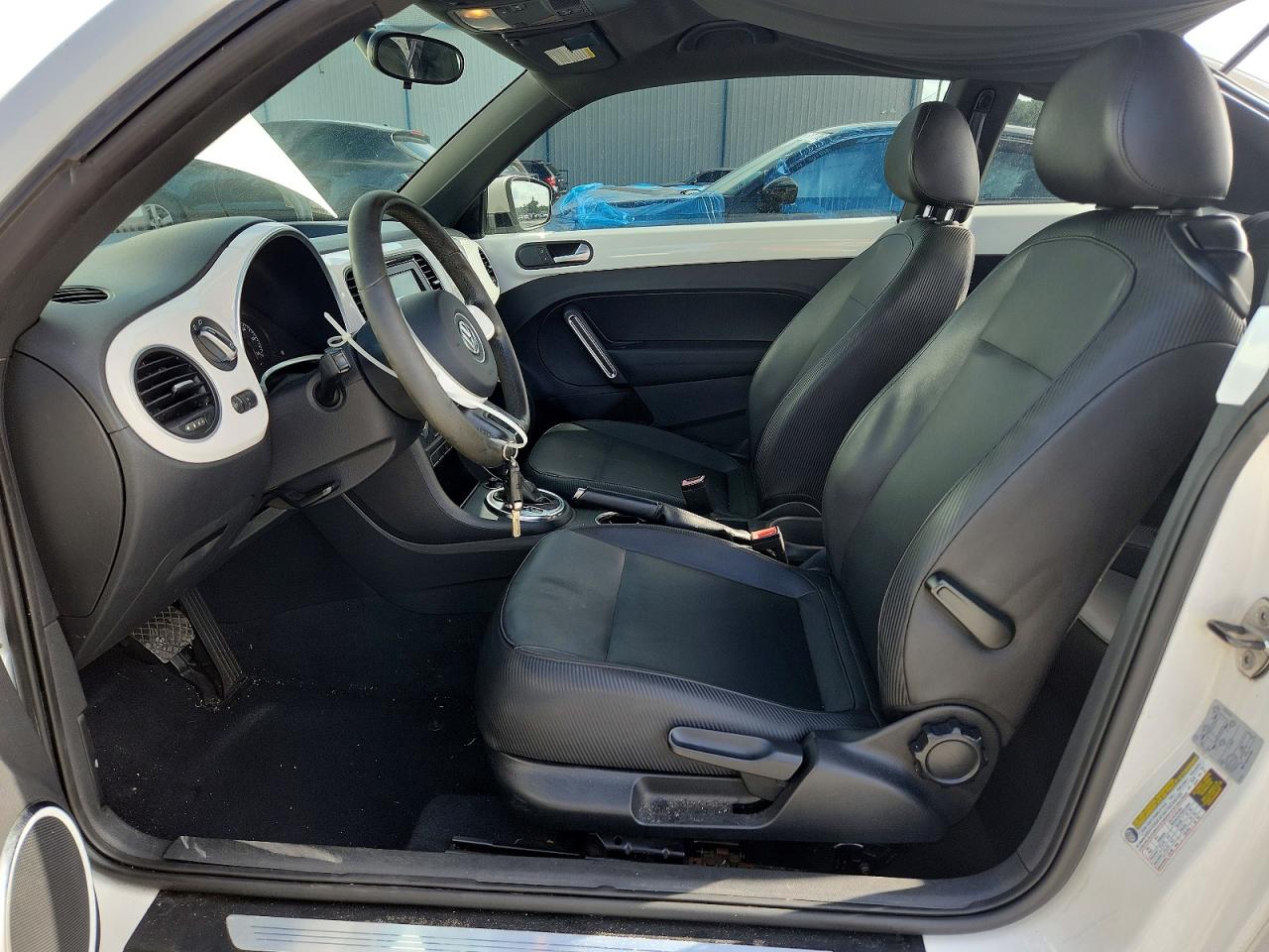 2012 Volkswagen Beetle White vin: 3VWJX7AT1CM648639