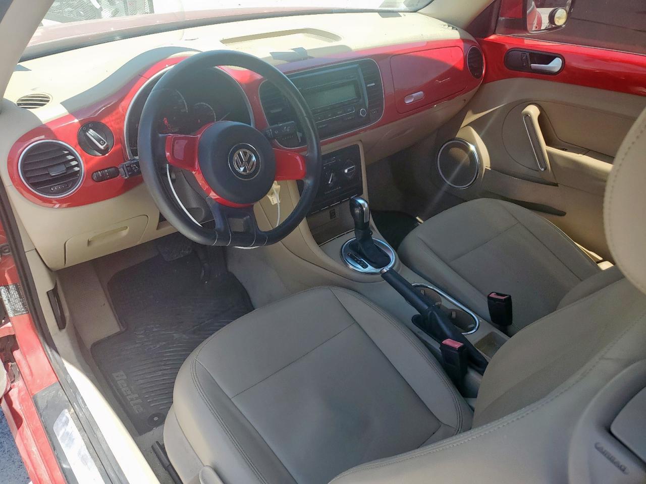2013 Volkswagen Beetle Red vin: 3VWJX7AT1DM647119
