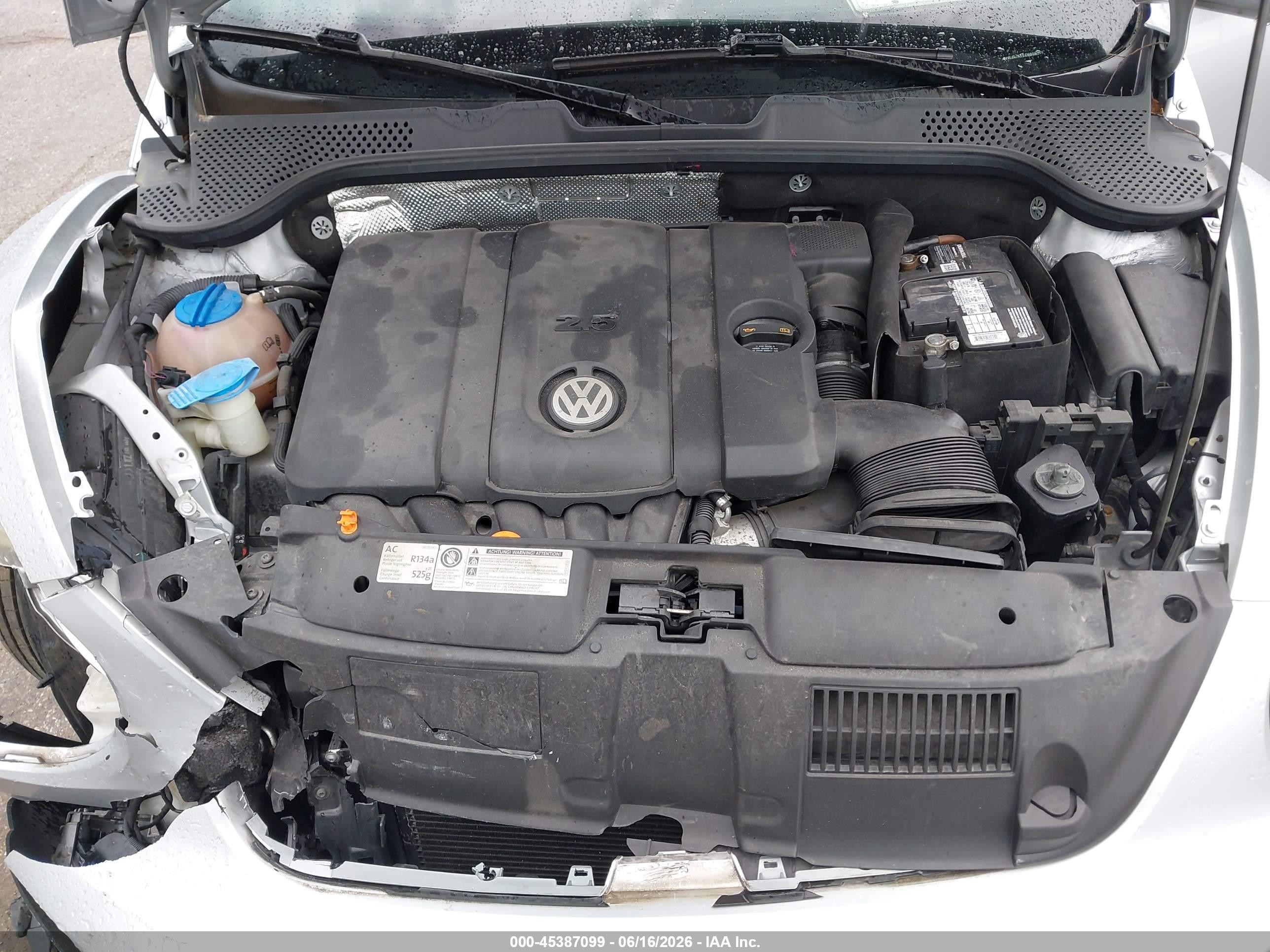 2012 Volkswagen Beetle 2.5l Silver vin: 3VWJX7AT2CM608148