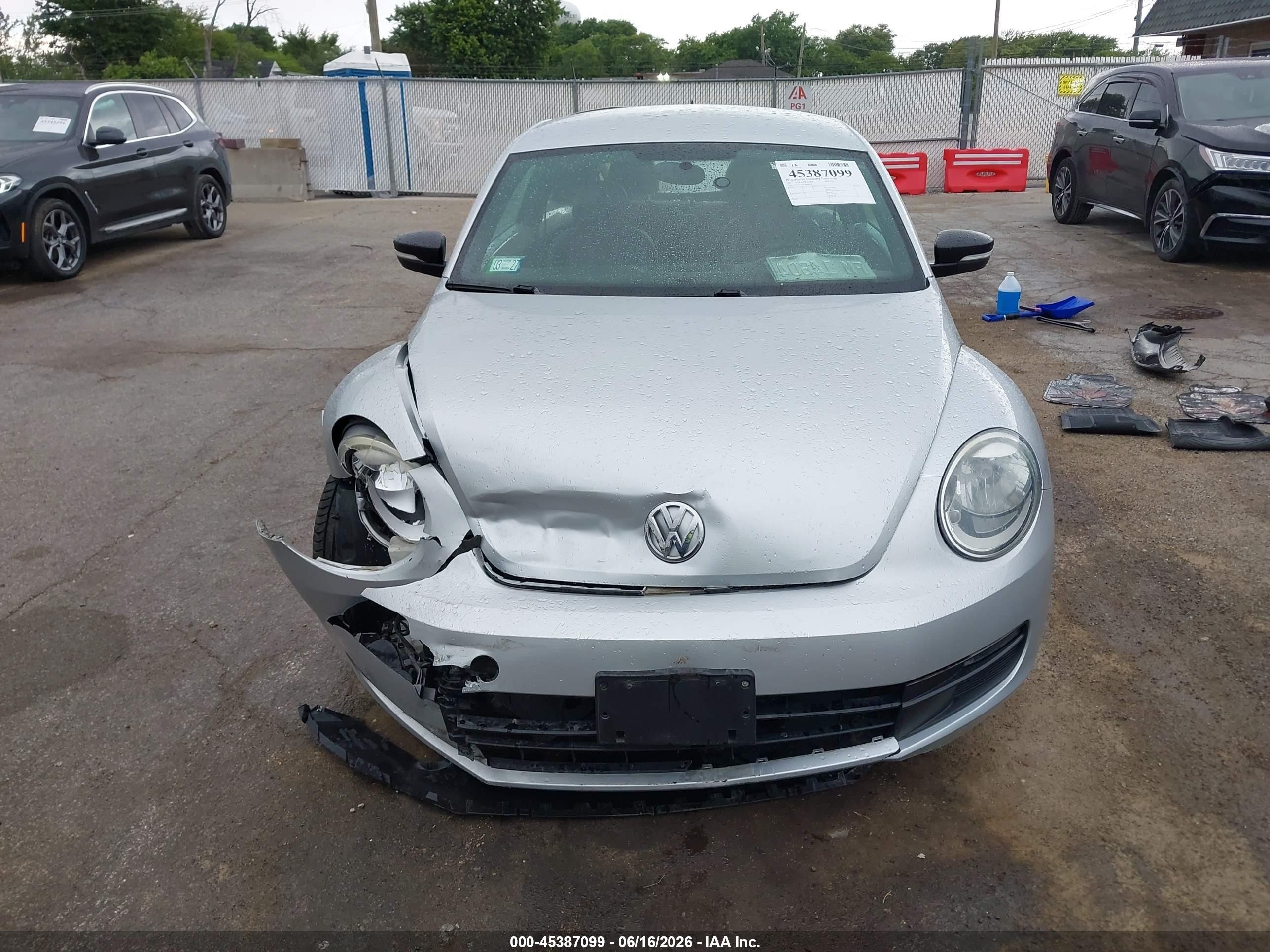 2012 Volkswagen Beetle 2.5l Silver vin: 3VWJX7AT2CM608148