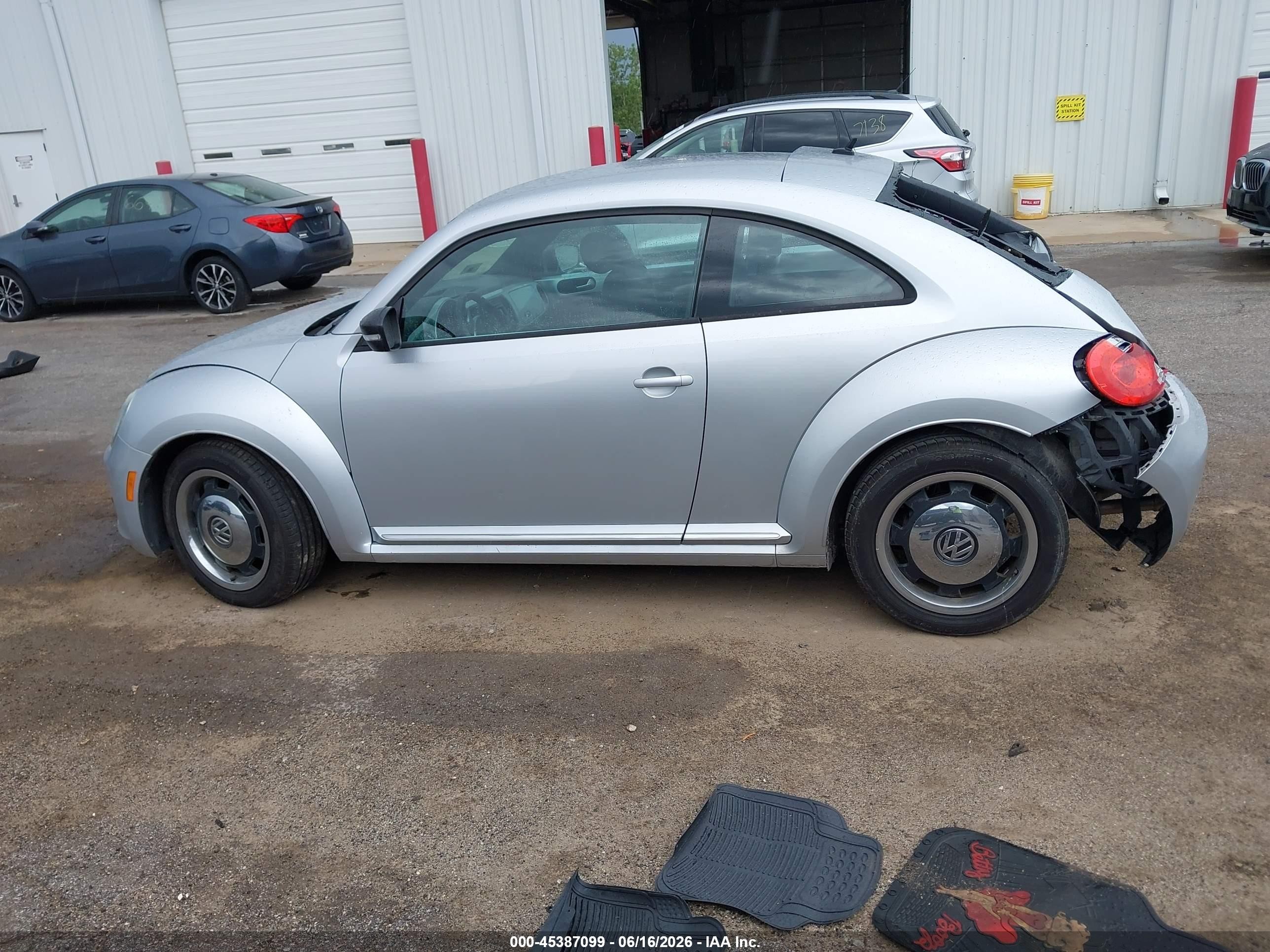2012 Volkswagen Beetle 2.5l Silver vin: 3VWJX7AT2CM608148