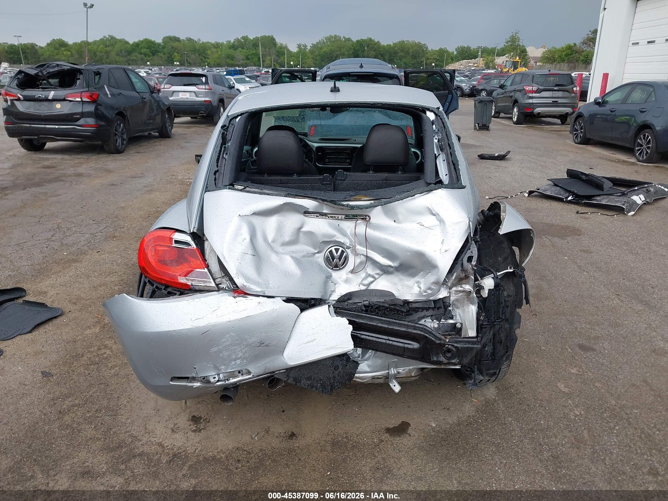 2012 Volkswagen Beetle 2.5l Silver vin: 3VWJX7AT2CM608148