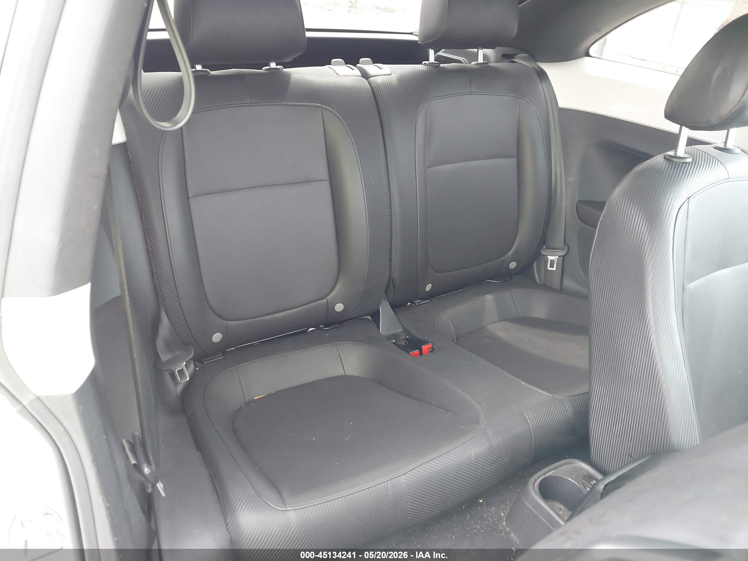 2012 Volkswagen Beetle 2.5l White vin: 3VWJX7AT2CM659911
