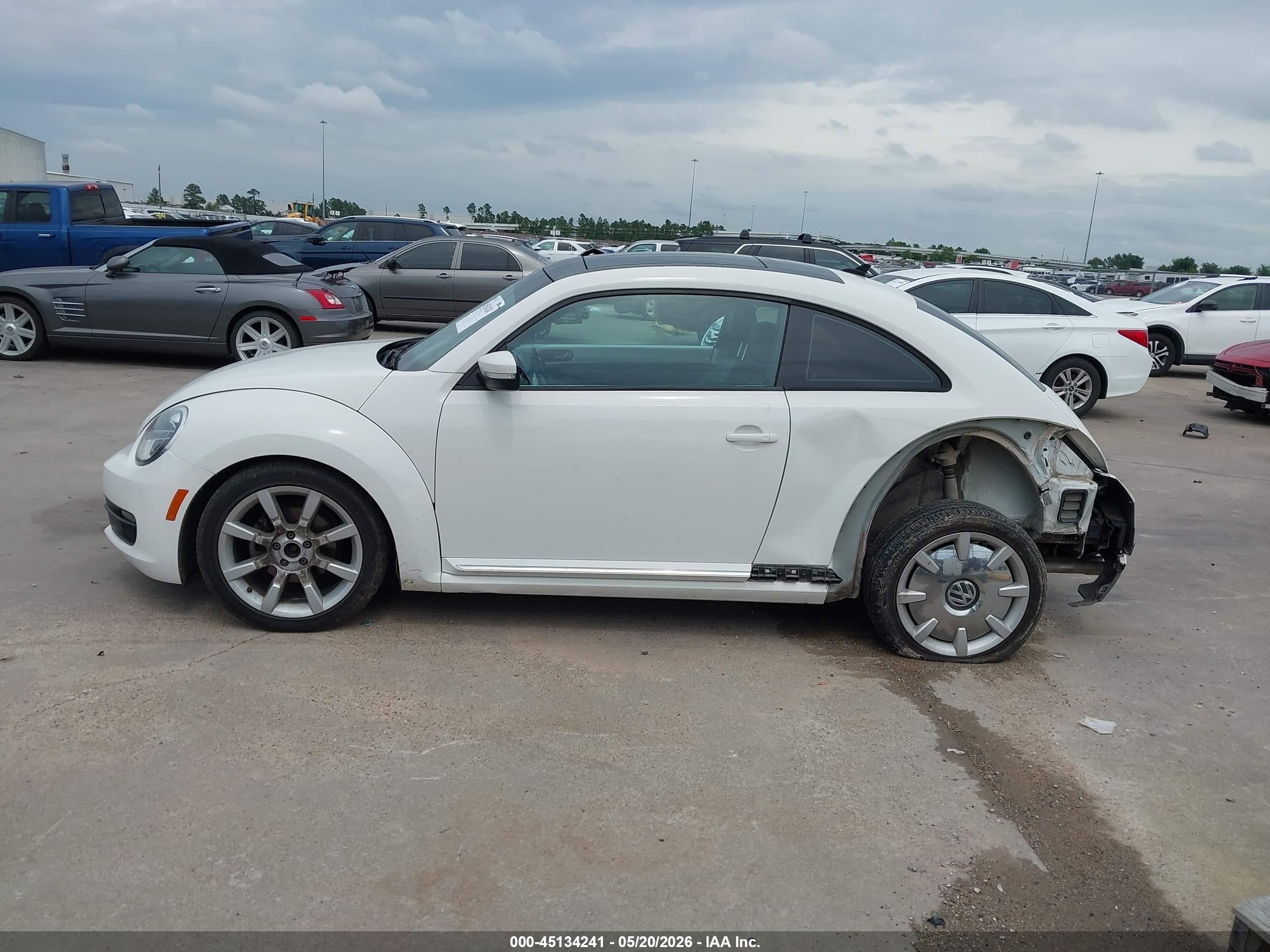 2012 Volkswagen Beetle 2.5l White vin: 3VWJX7AT2CM659911