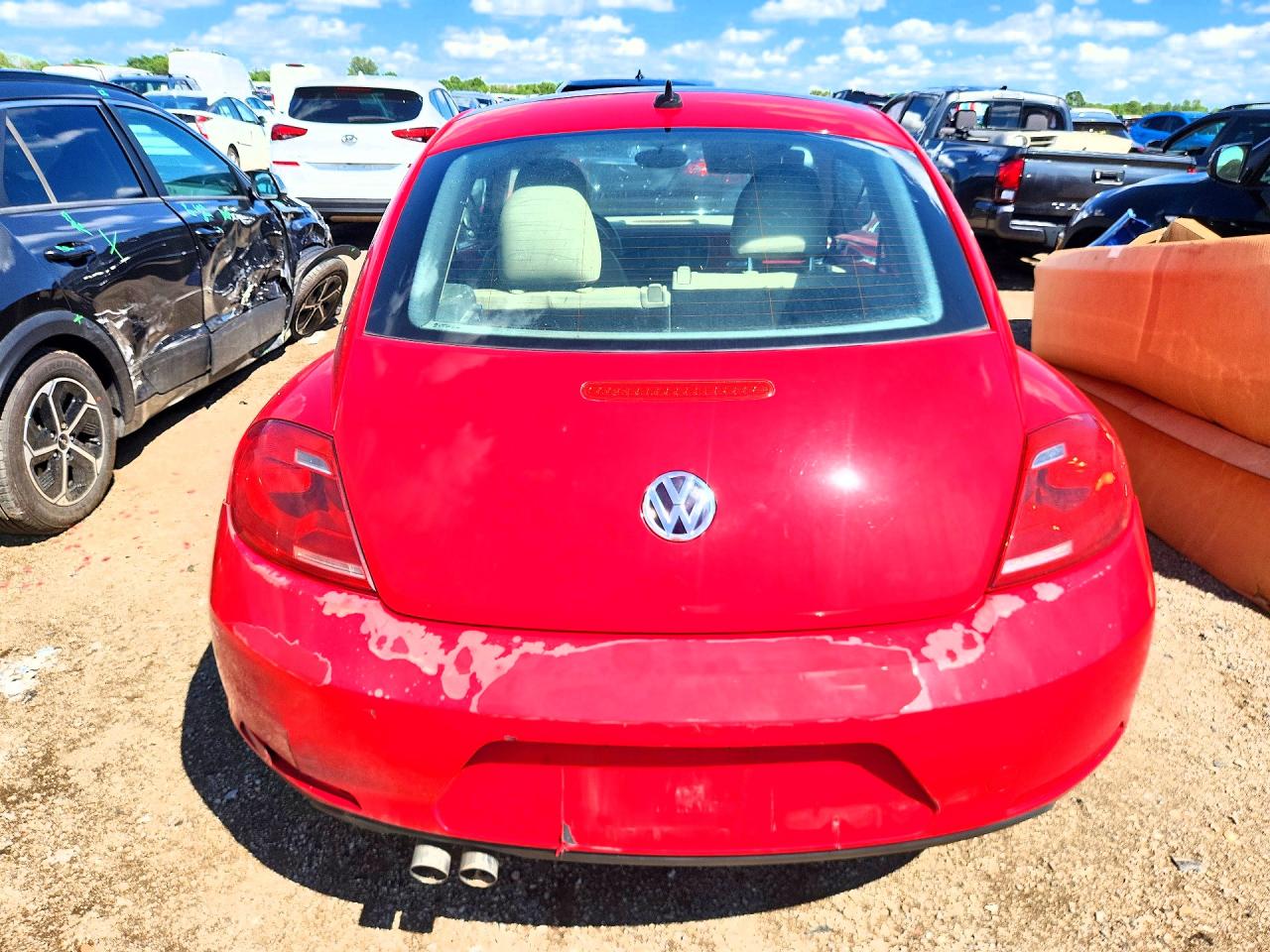 2013 Volkswagen Beetle Red vin: 3VWJX7AT3DM681675