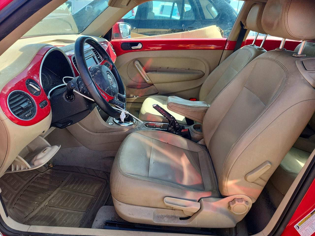 2013 Volkswagen Beetle Red vin: 3VWJX7AT3DM681675