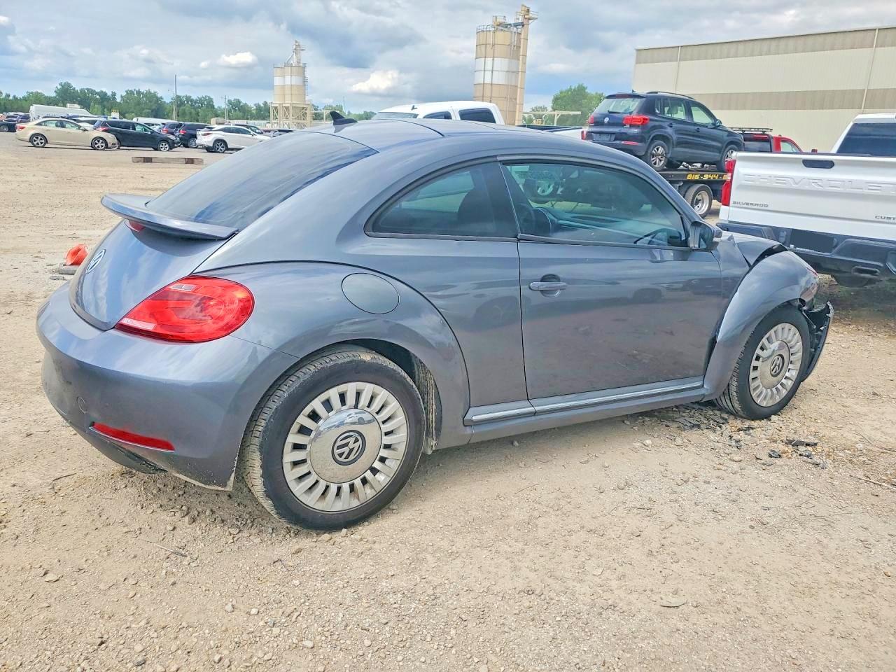 2013 Volkswagen Beetle Silver vin: 3VWJX7AT3DM687492