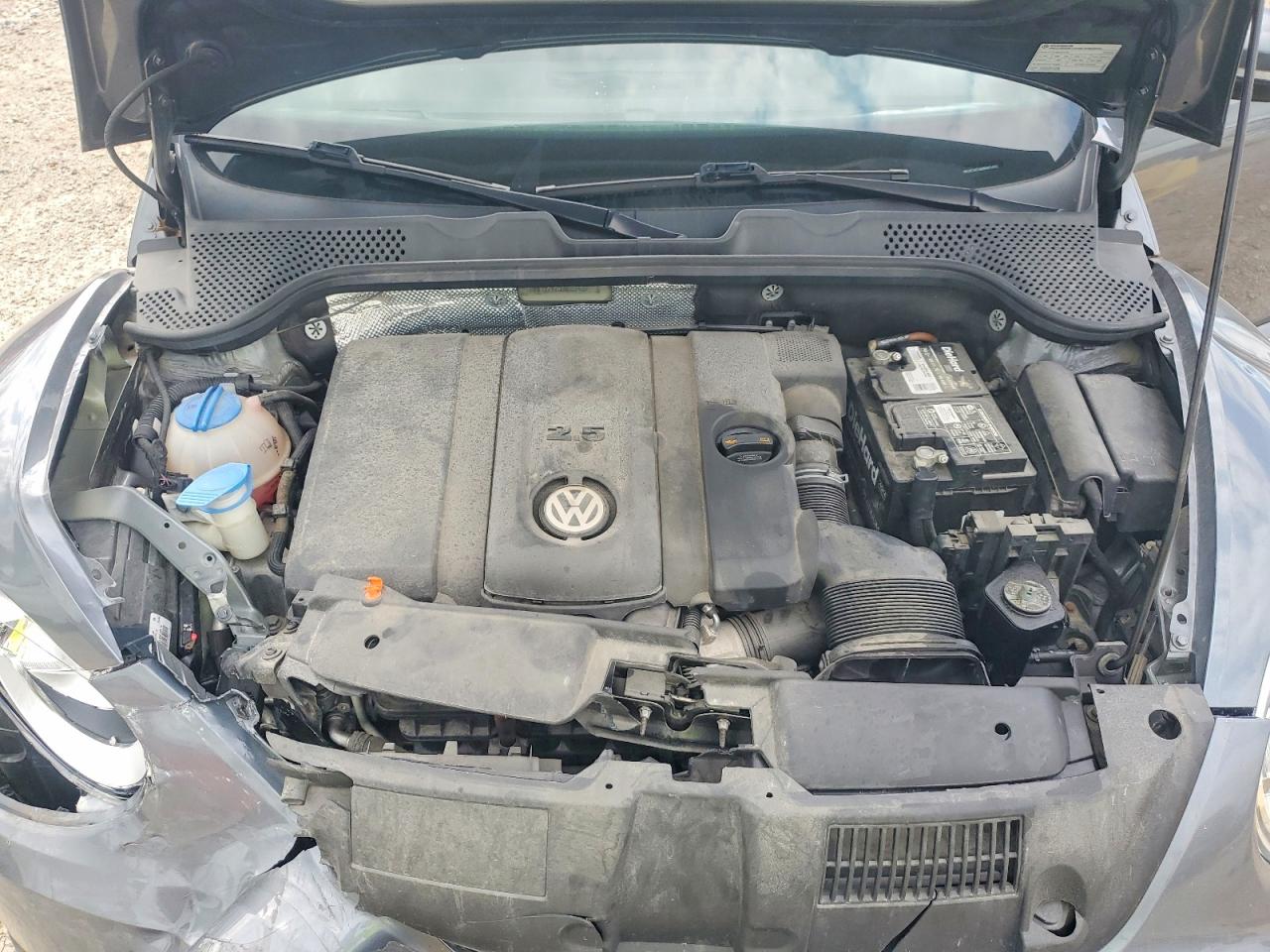 2013 Volkswagen Beetle Silver vin: 3VWJX7AT3DM687492