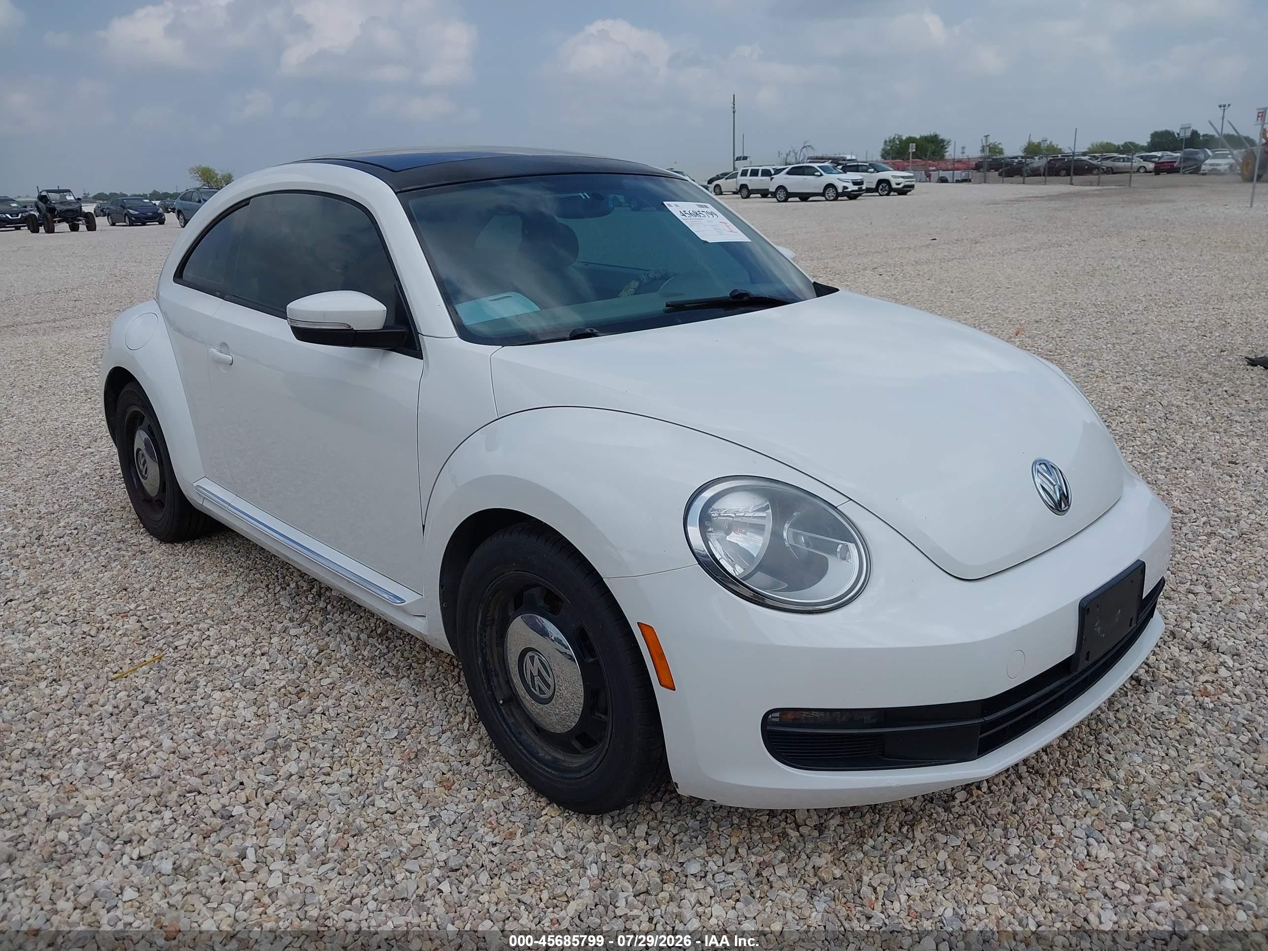 2014 Volkswagen Beetle 2.5l White vin: 3VWJX7AT3EM606136
