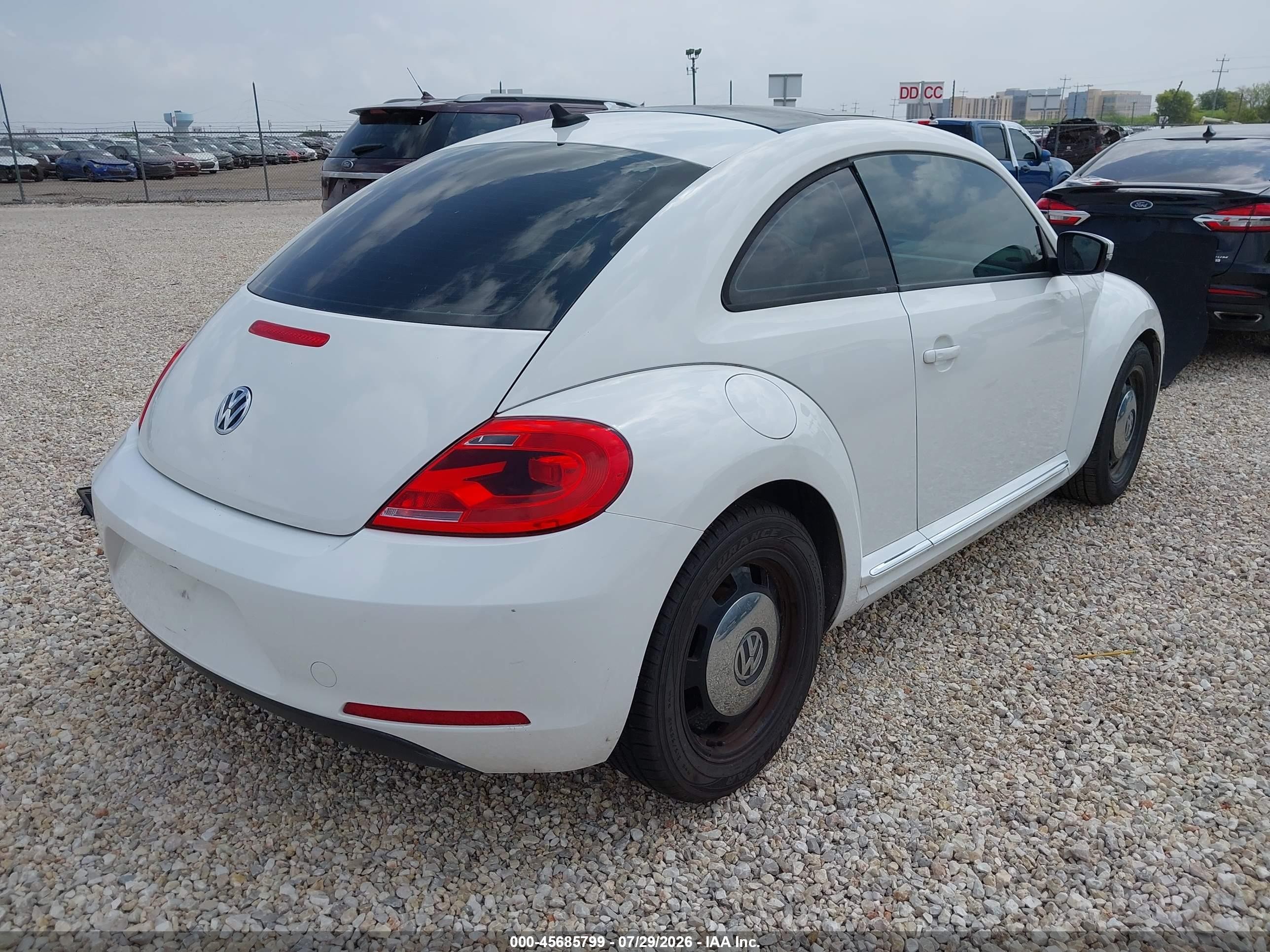 2014 Volkswagen Beetle 2.5l White vin: 3VWJX7AT3EM606136