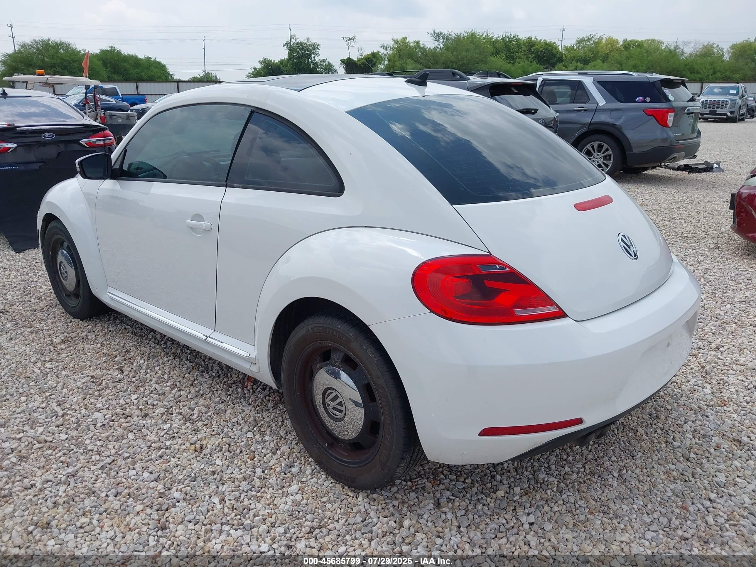 2014 Volkswagen Beetle 2.5l White vin: 3VWJX7AT3EM606136