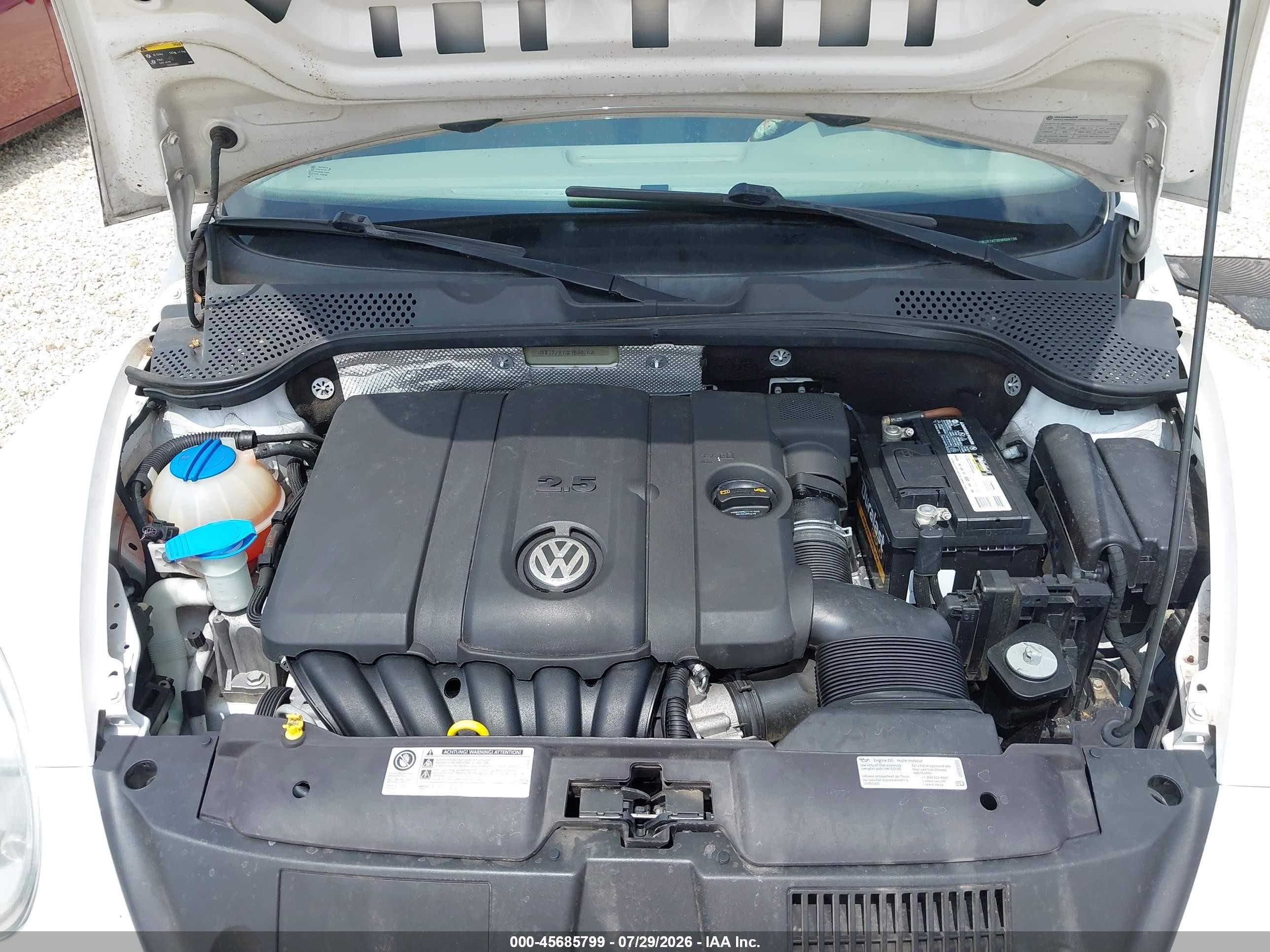2014 Volkswagen Beetle 2.5l White vin: 3VWJX7AT3EM606136