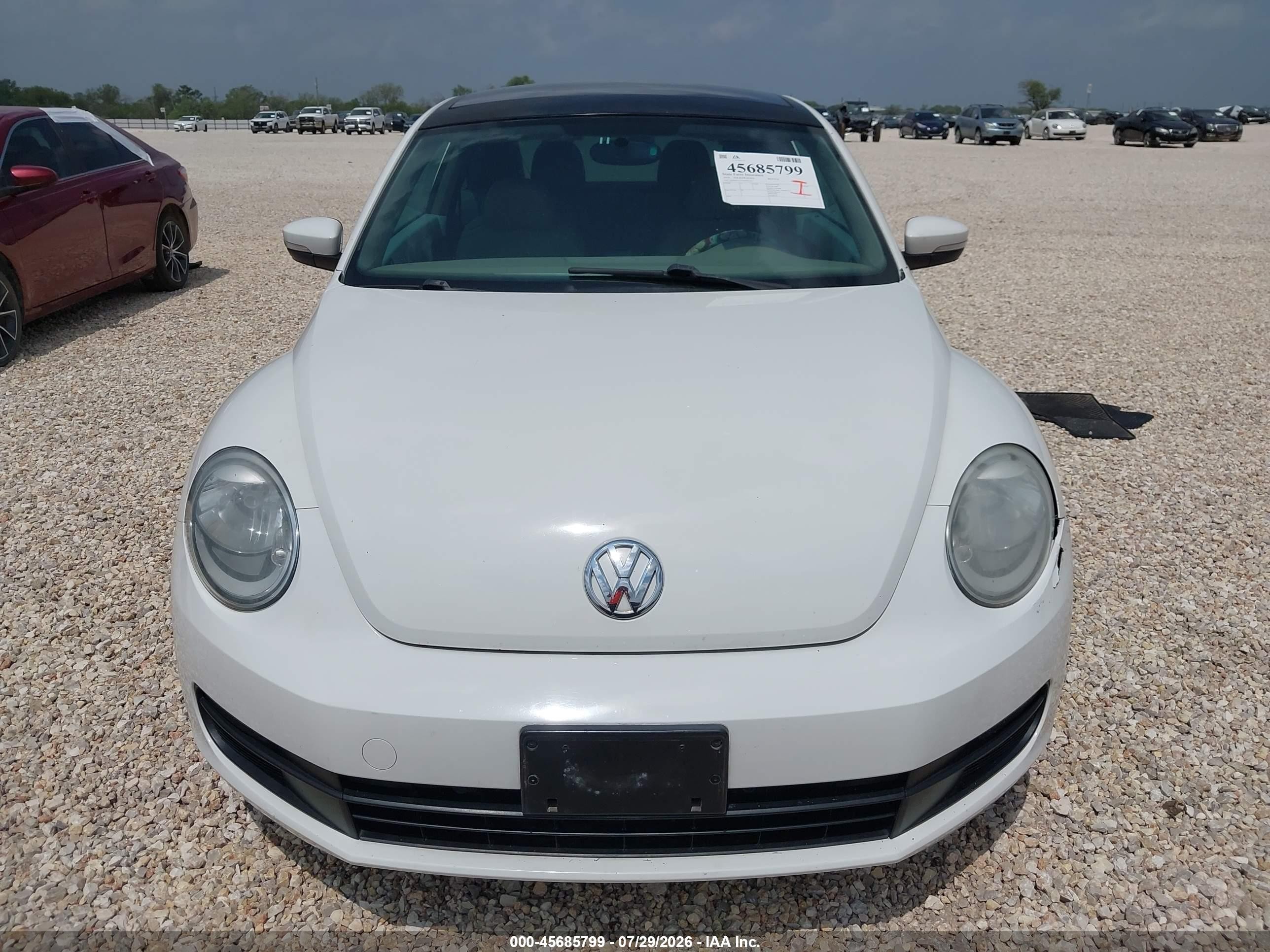2014 Volkswagen Beetle 2.5l White vin: 3VWJX7AT3EM606136