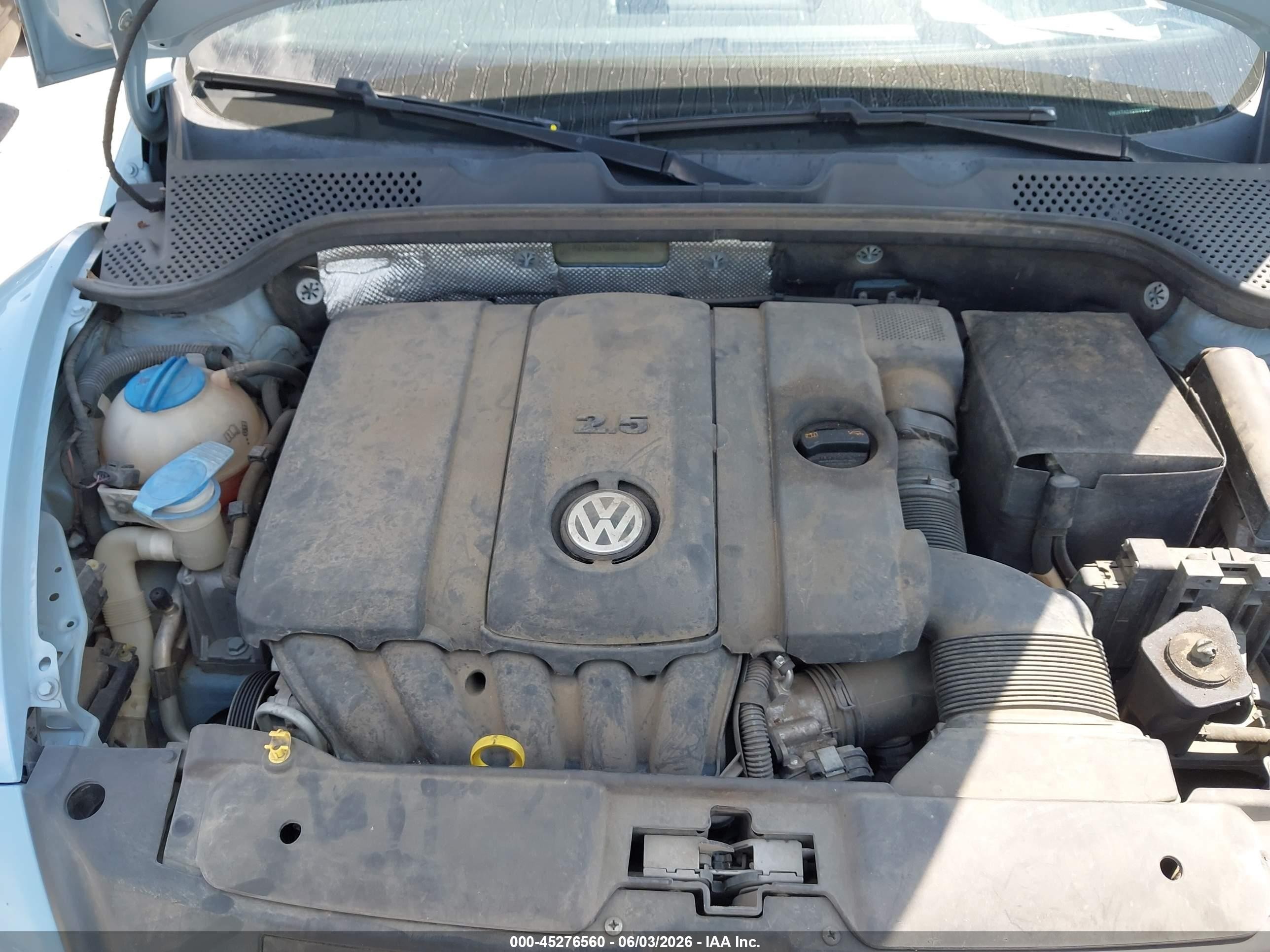 2013 Volkswagen Beetle 2.5l Light Blue vin: 3VWJX7AT4DM688263