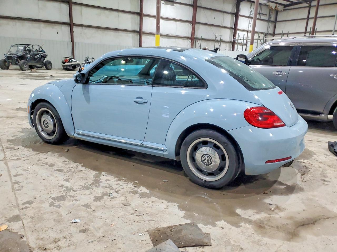 2013 Volkswagen Beetle Blue vin: 3VWJX7AT5DM610316
