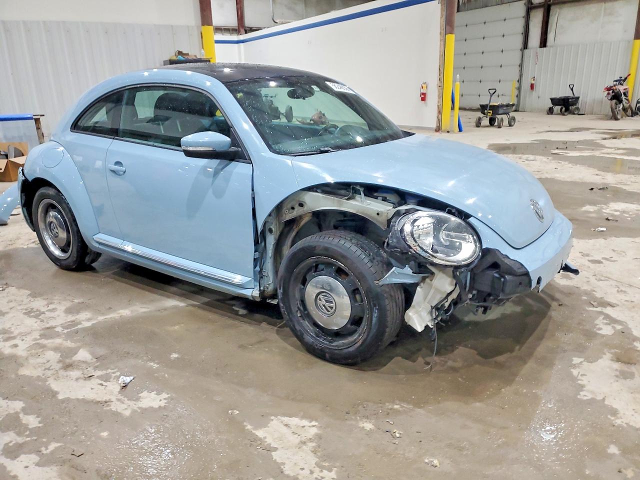 2013 Volkswagen Beetle Blue vin: 3VWJX7AT5DM610316