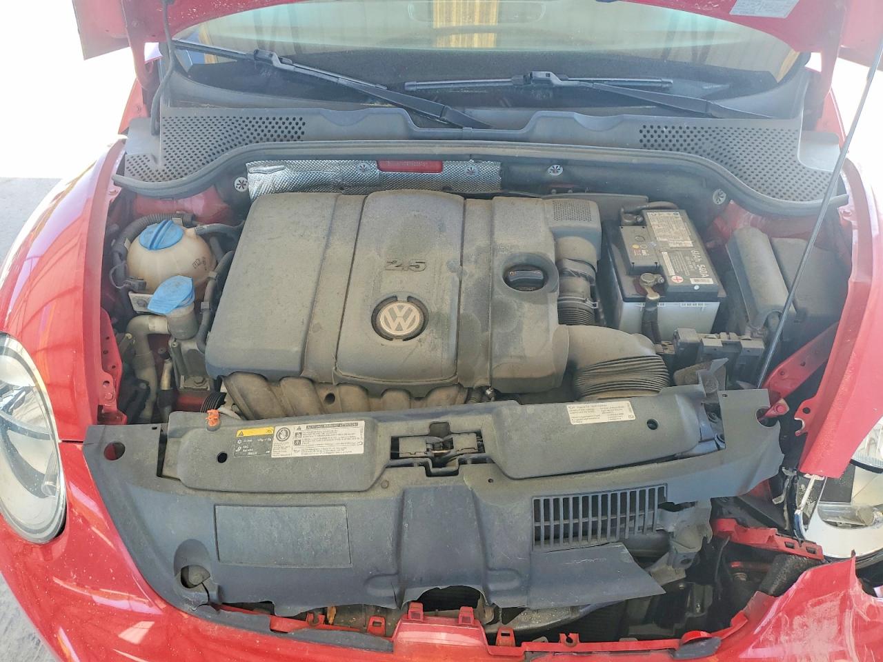 2013 Volkswagen Beetle Red vin: 3VWJX7AT6DM668791