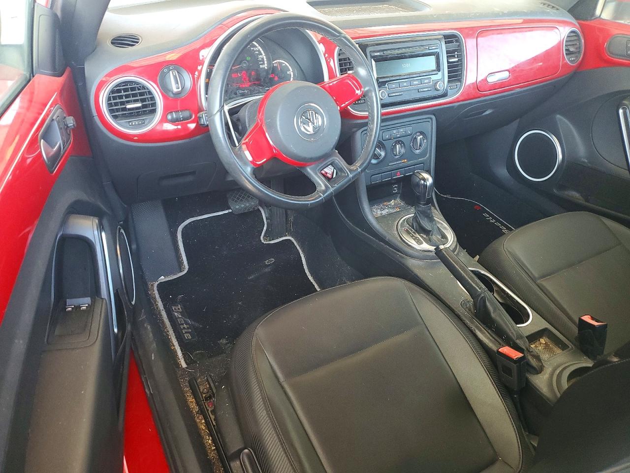 2013 Volkswagen Beetle Red vin: 3VWJX7AT6DM668791