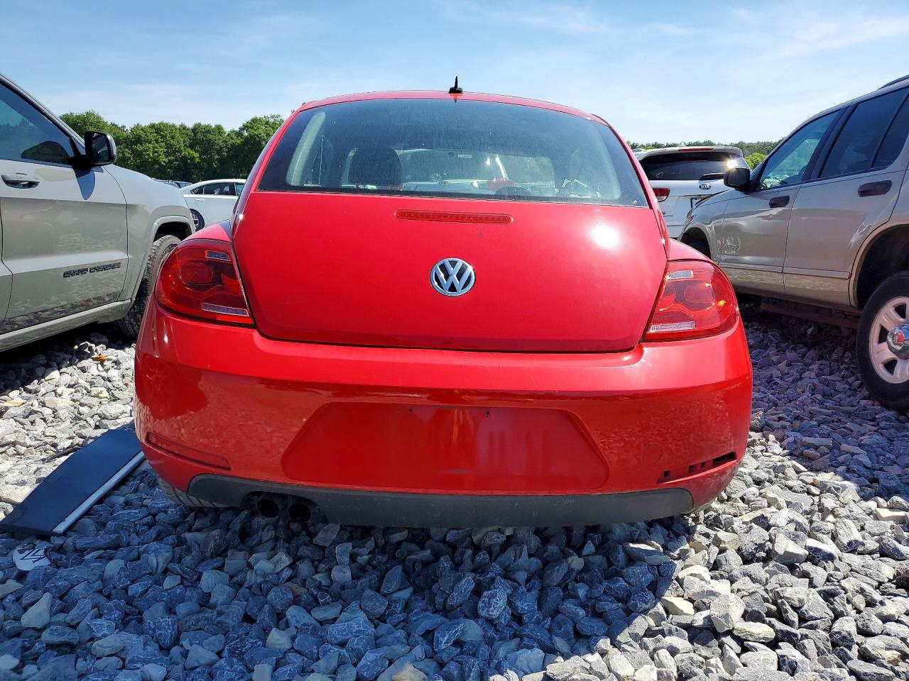 2013 Volkswagen Beetle Red vin: 3VWJX7AT6DM668791