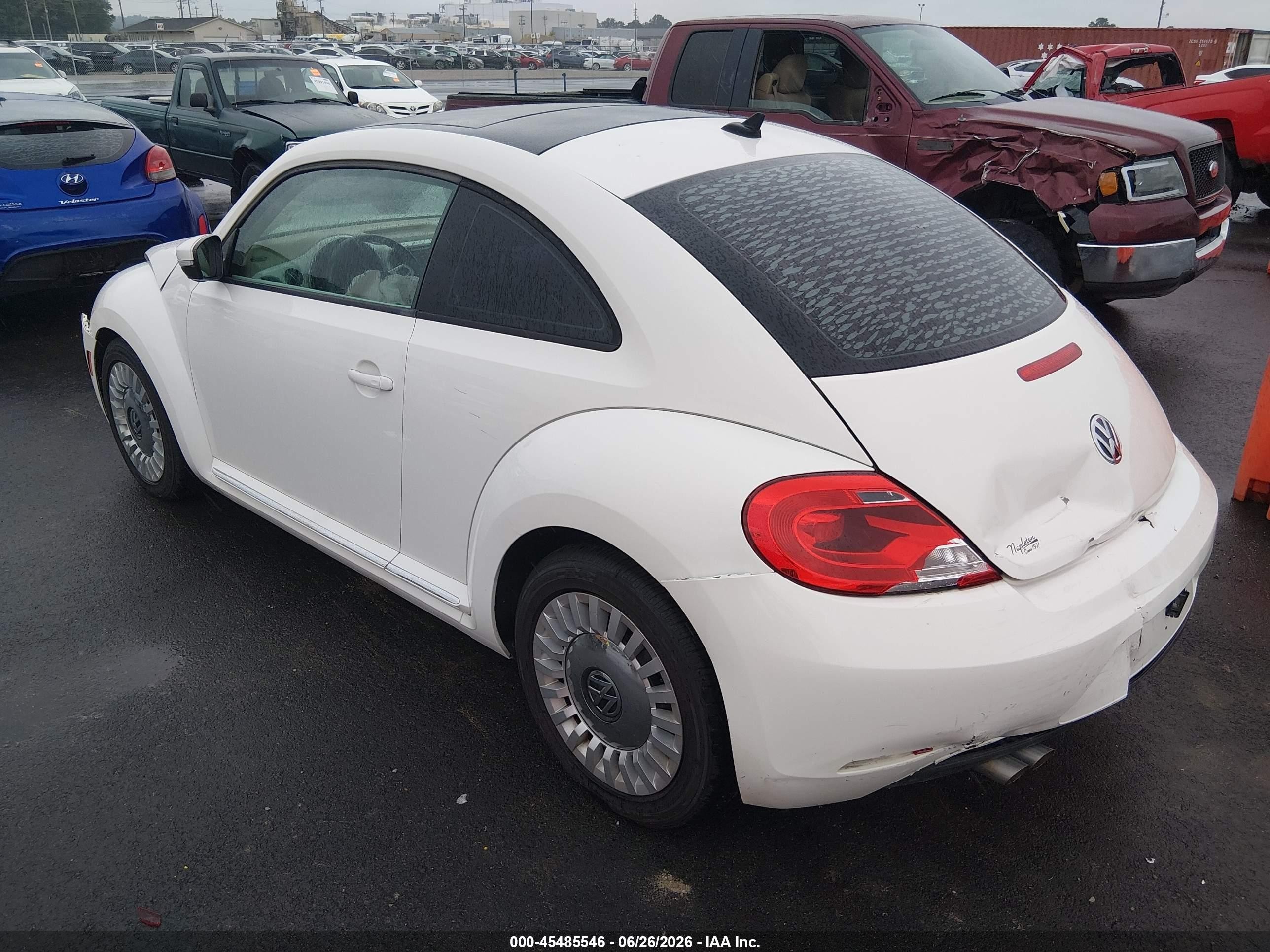2013 Volkswagen Beetle 2.5l White vin: 3VWJX7AT6DM683775