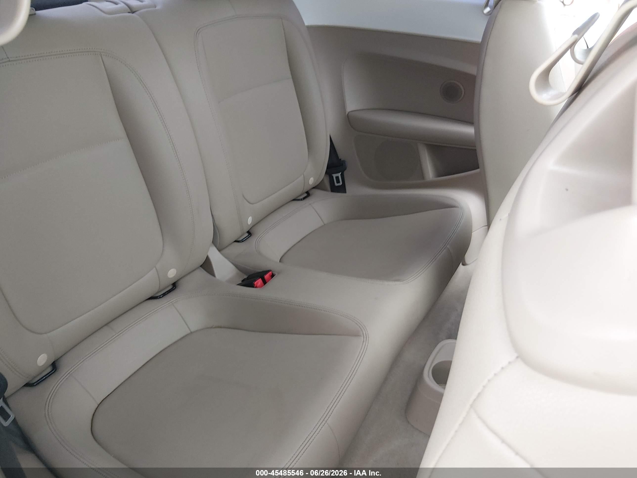2013 Volkswagen Beetle 2.5l White vin: 3VWJX7AT6DM683775