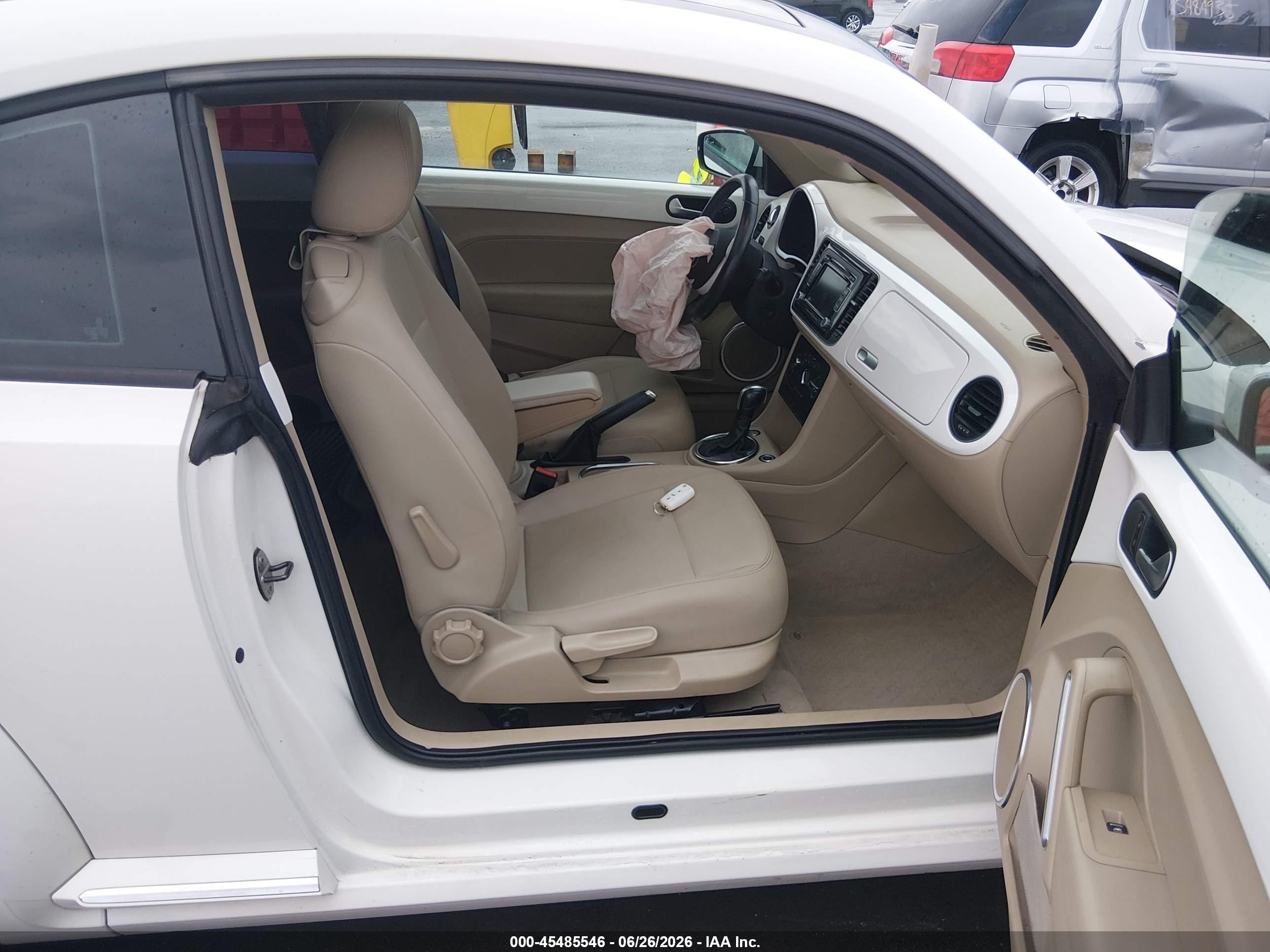 2013 Volkswagen Beetle 2.5l White vin: 3VWJX7AT6DM683775