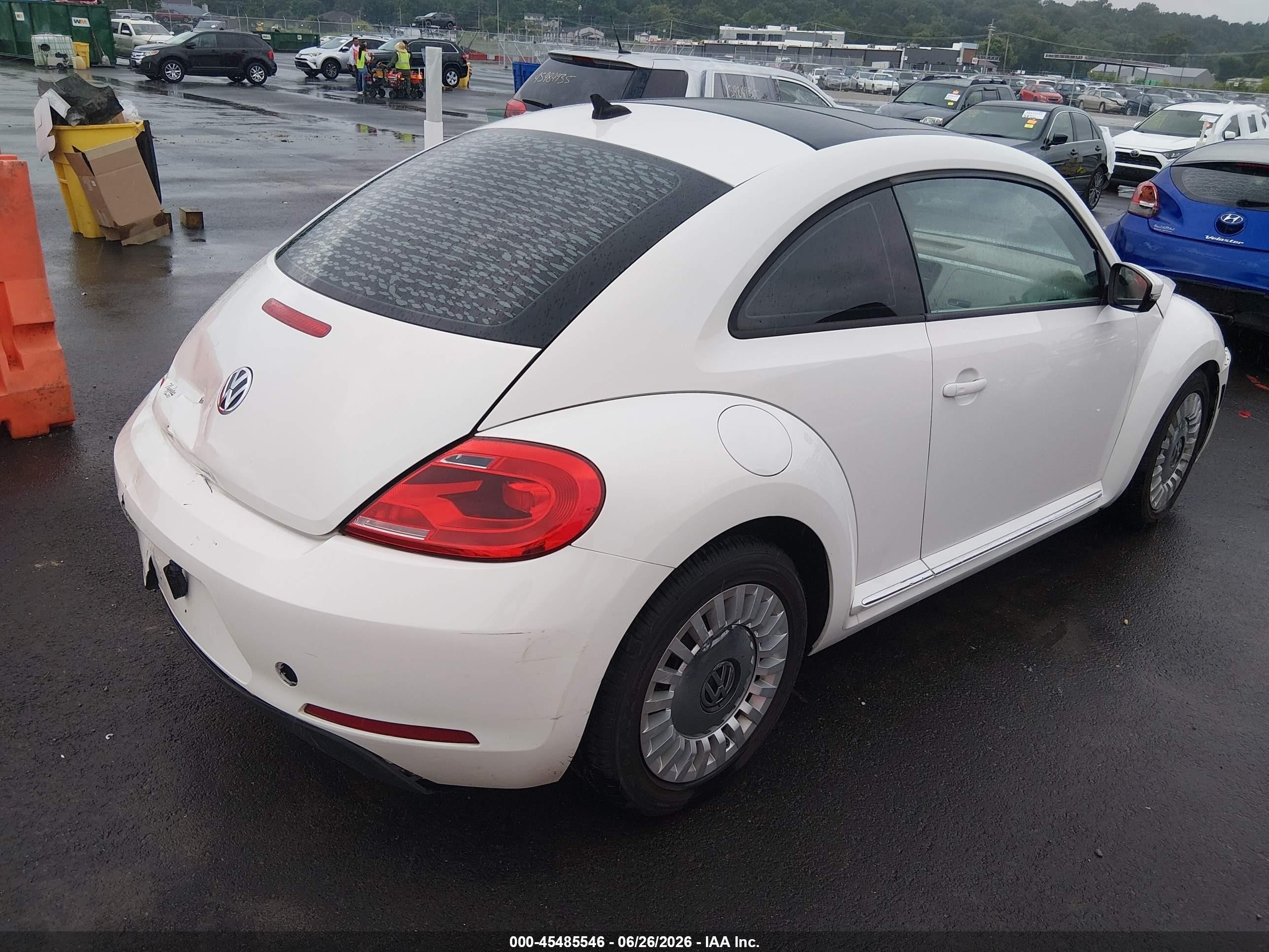 2013 Volkswagen Beetle 2.5l White vin: 3VWJX7AT6DM683775