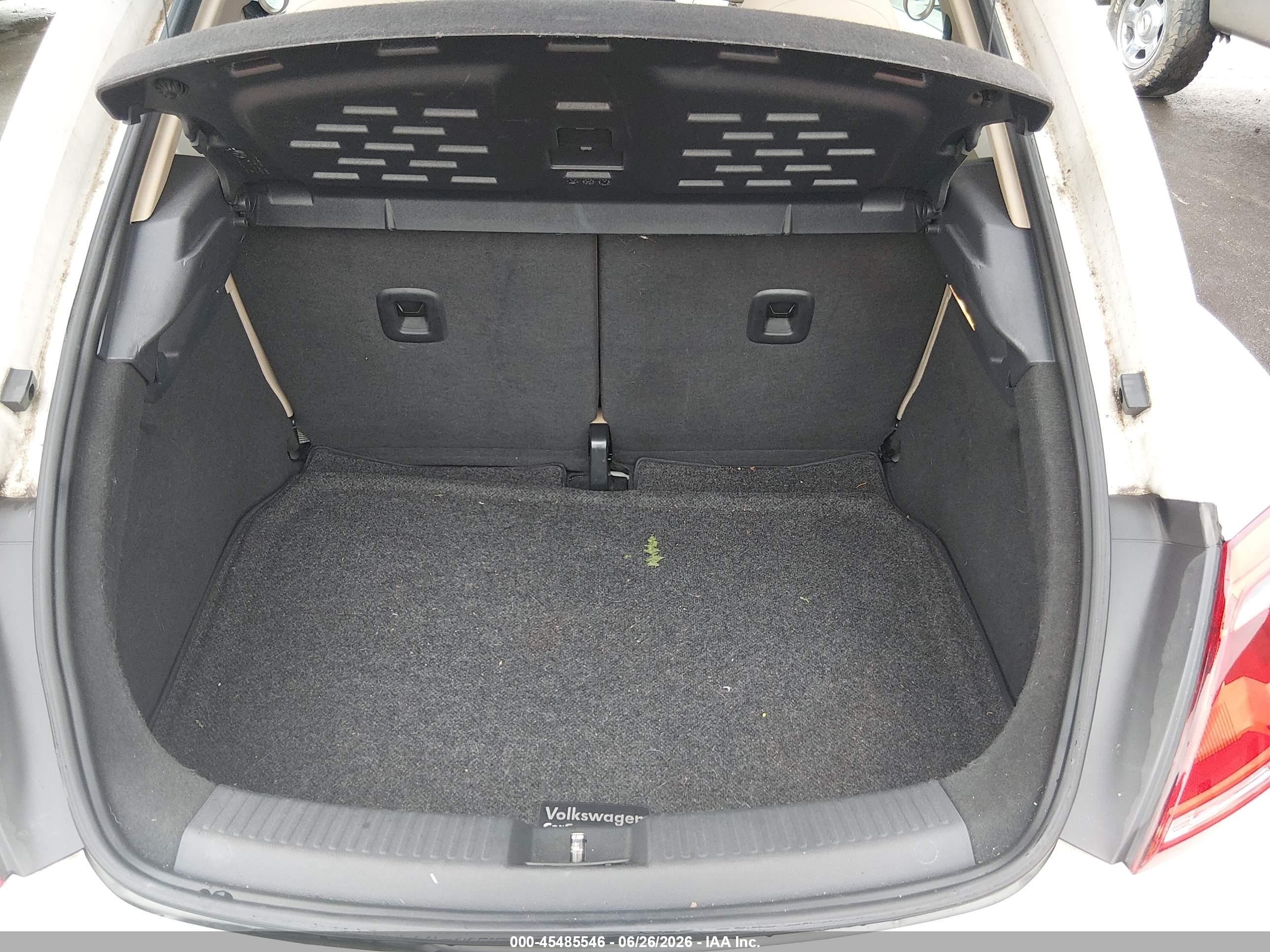 2013 Volkswagen Beetle 2.5l White vin: 3VWJX7AT6DM683775