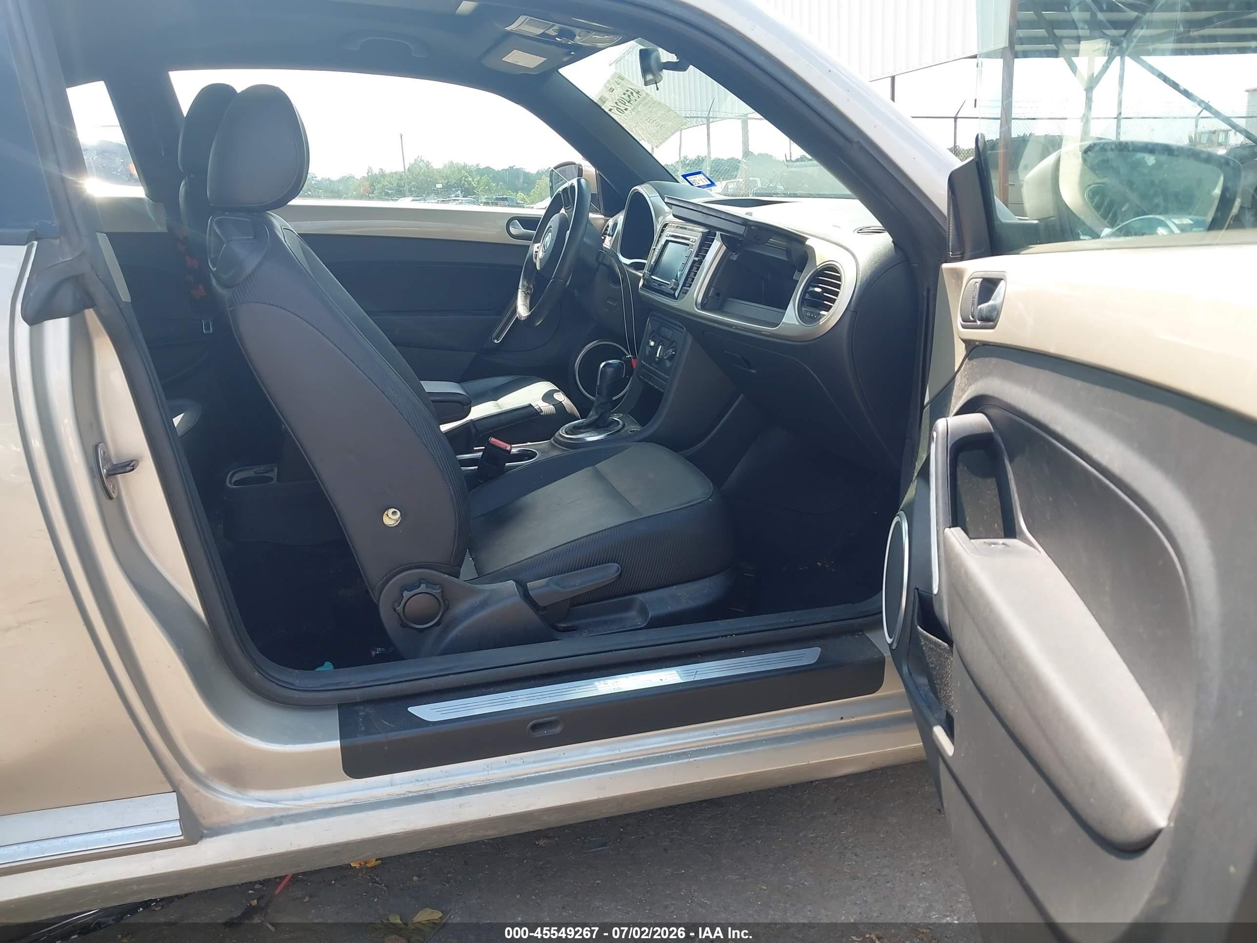 2013 Volkswagen Beetle 2.5l Silver vin: 3VWJX7AT7DM664507
