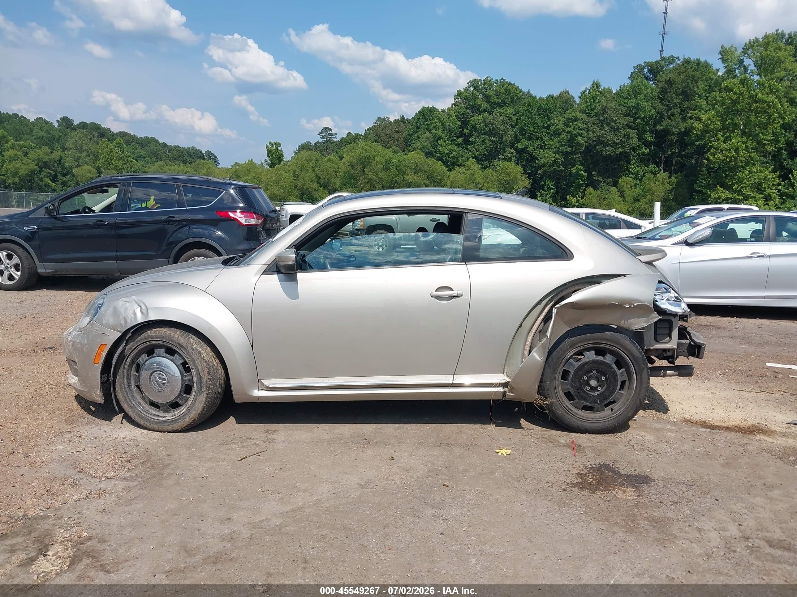 2013 Volkswagen Beetle 2.5l Silver vin: 3VWJX7AT7DM664507