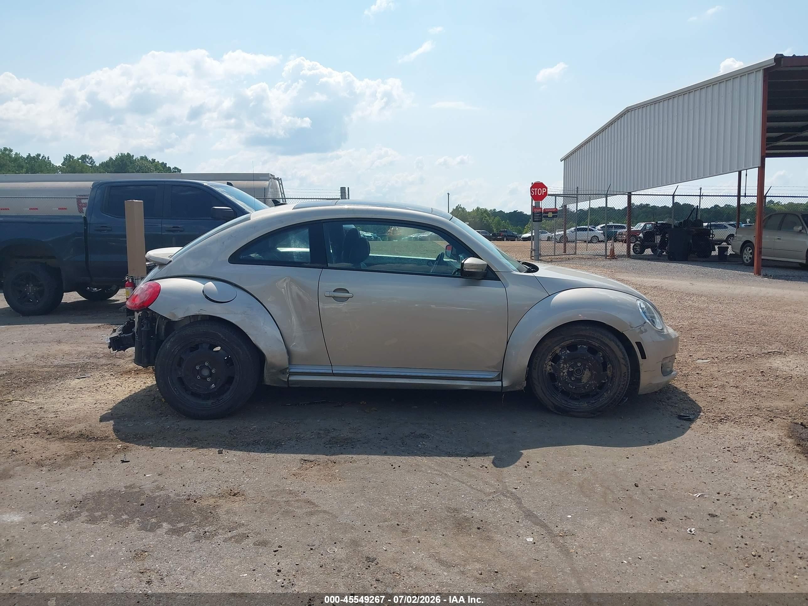 2013 Volkswagen Beetle 2.5l Silver vin: 3VWJX7AT7DM664507